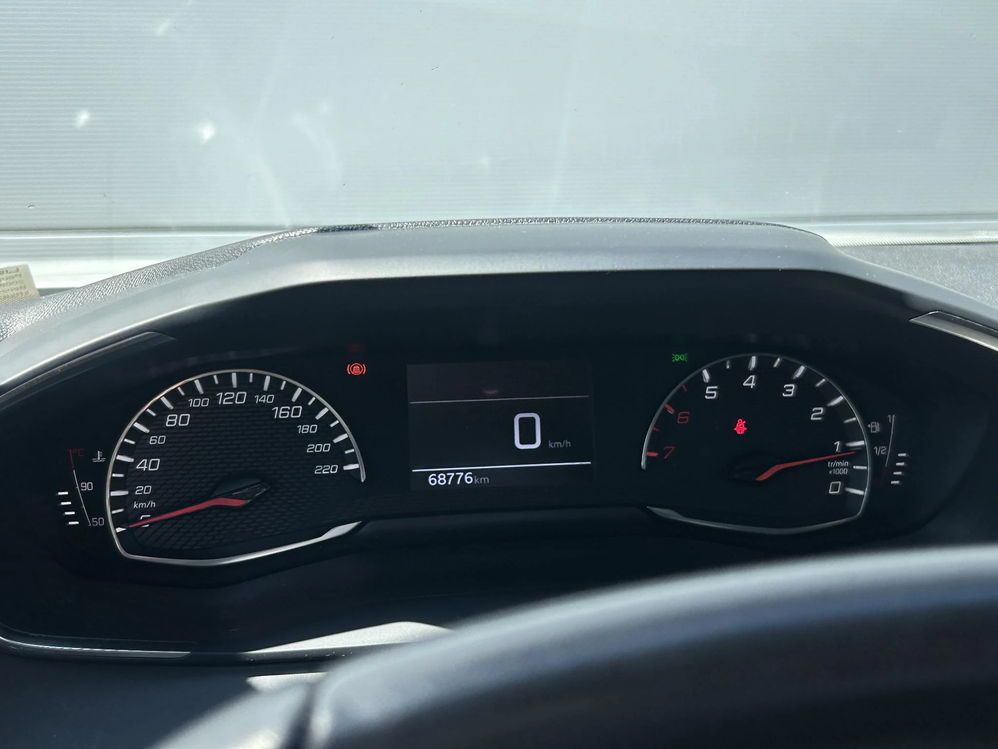 Peugeot-2008-image-10
