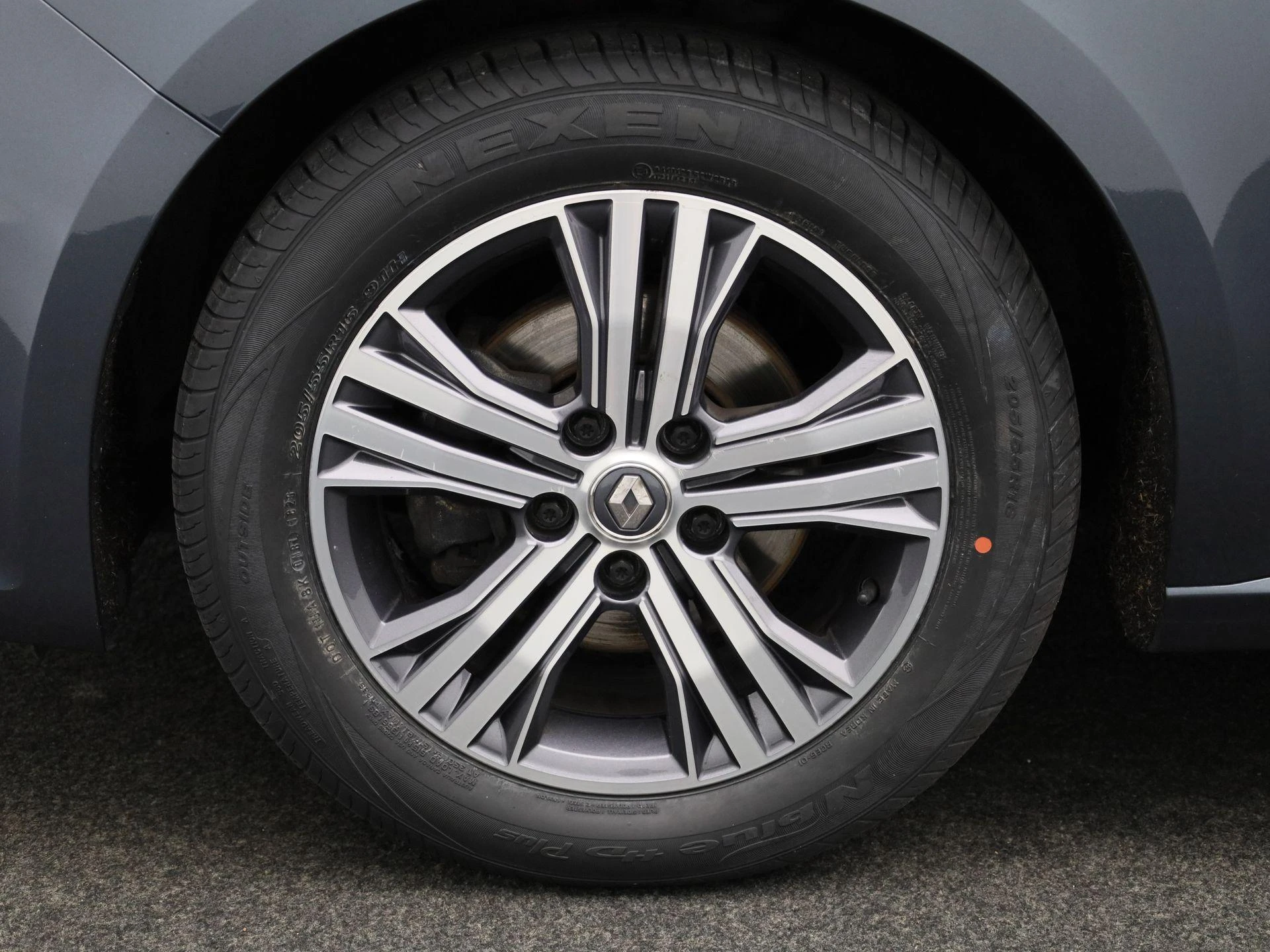 Renault-Mégane Grand Tour-image-13