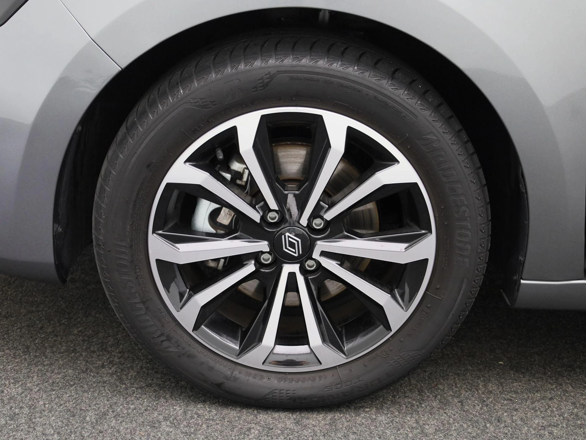 Renault-Clio-image-12