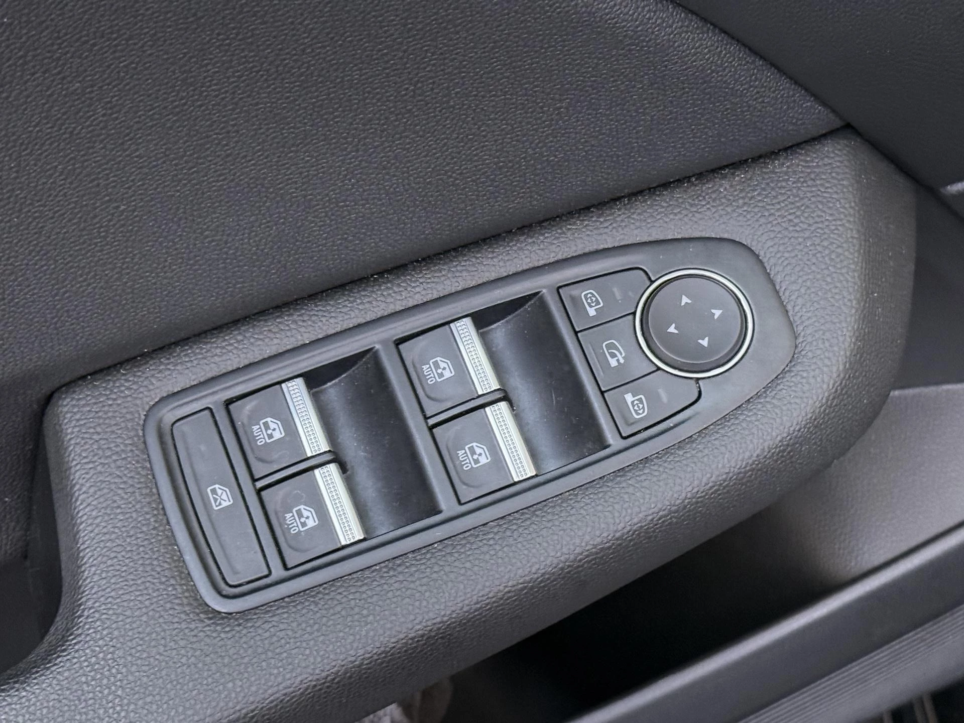Renault-Clio-image-21