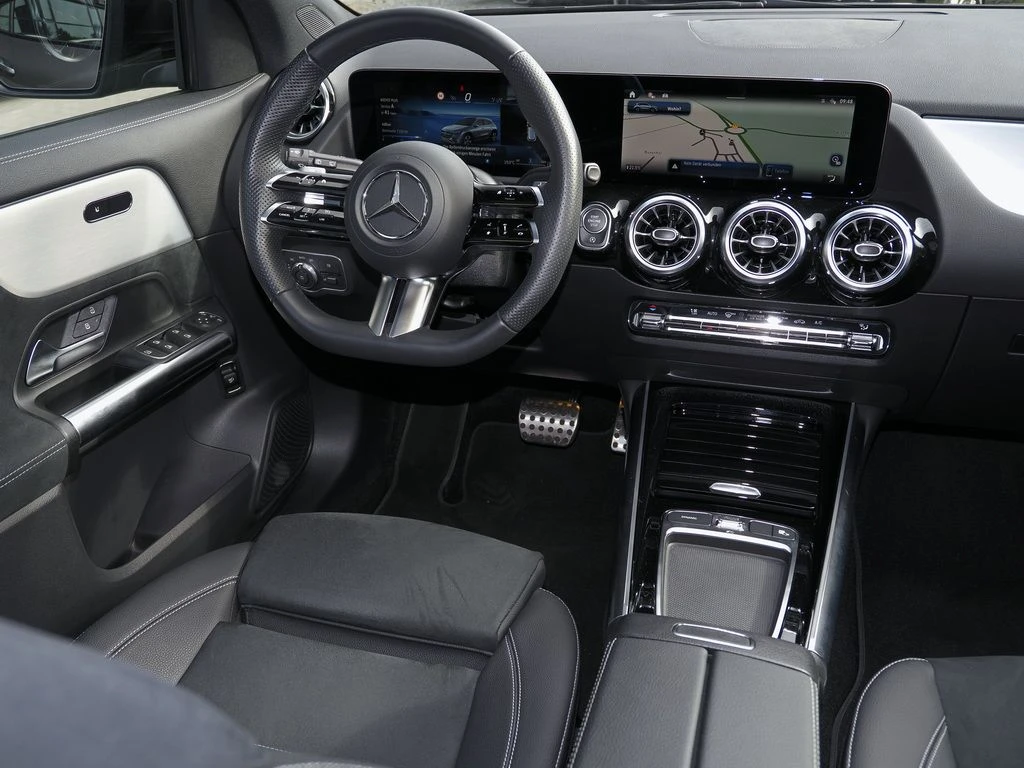 Mercedes-Benz-GLA 200 d-image-9