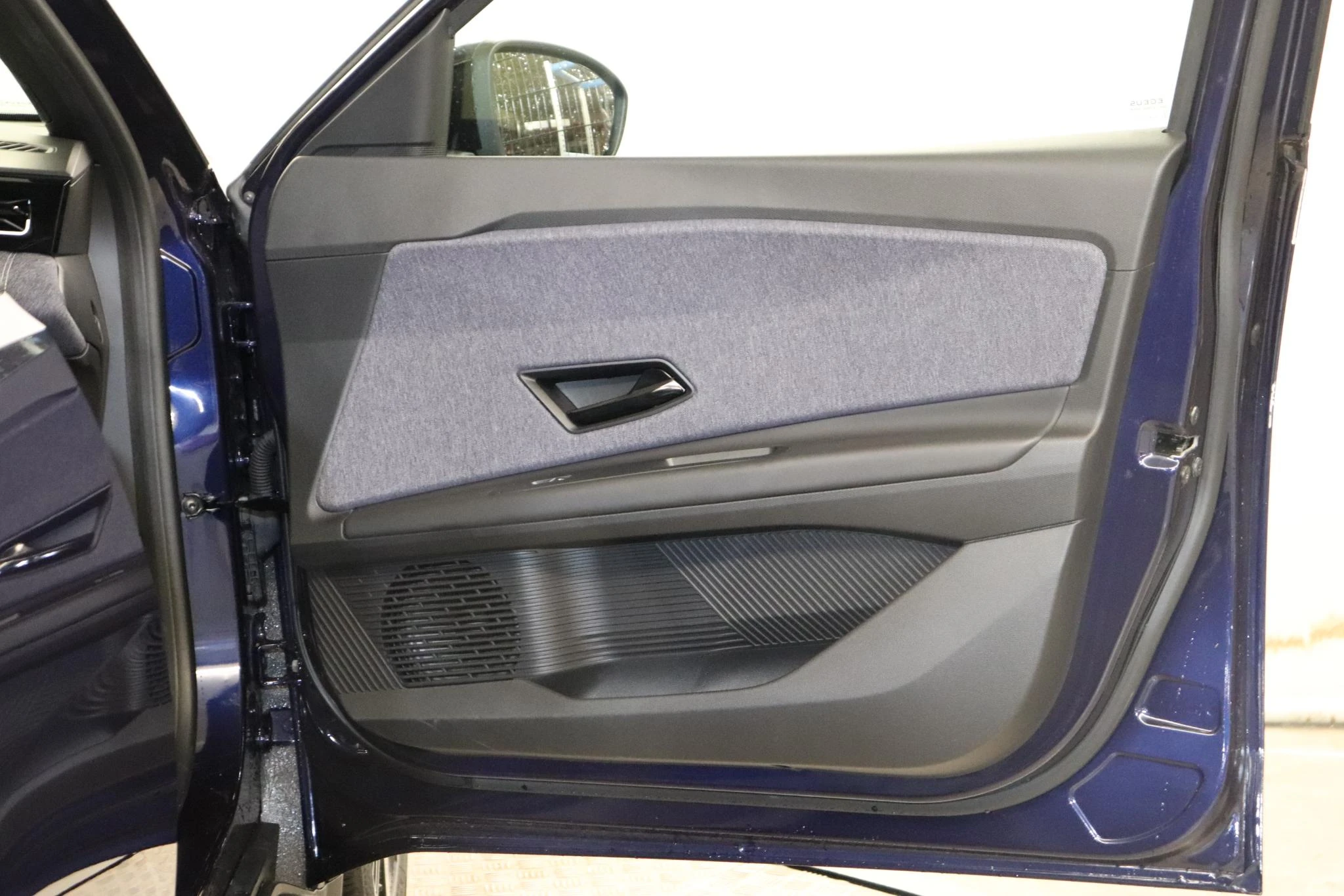 Renault 5 E-Tech electric EV 52kWh Techno 110 kW comfort range