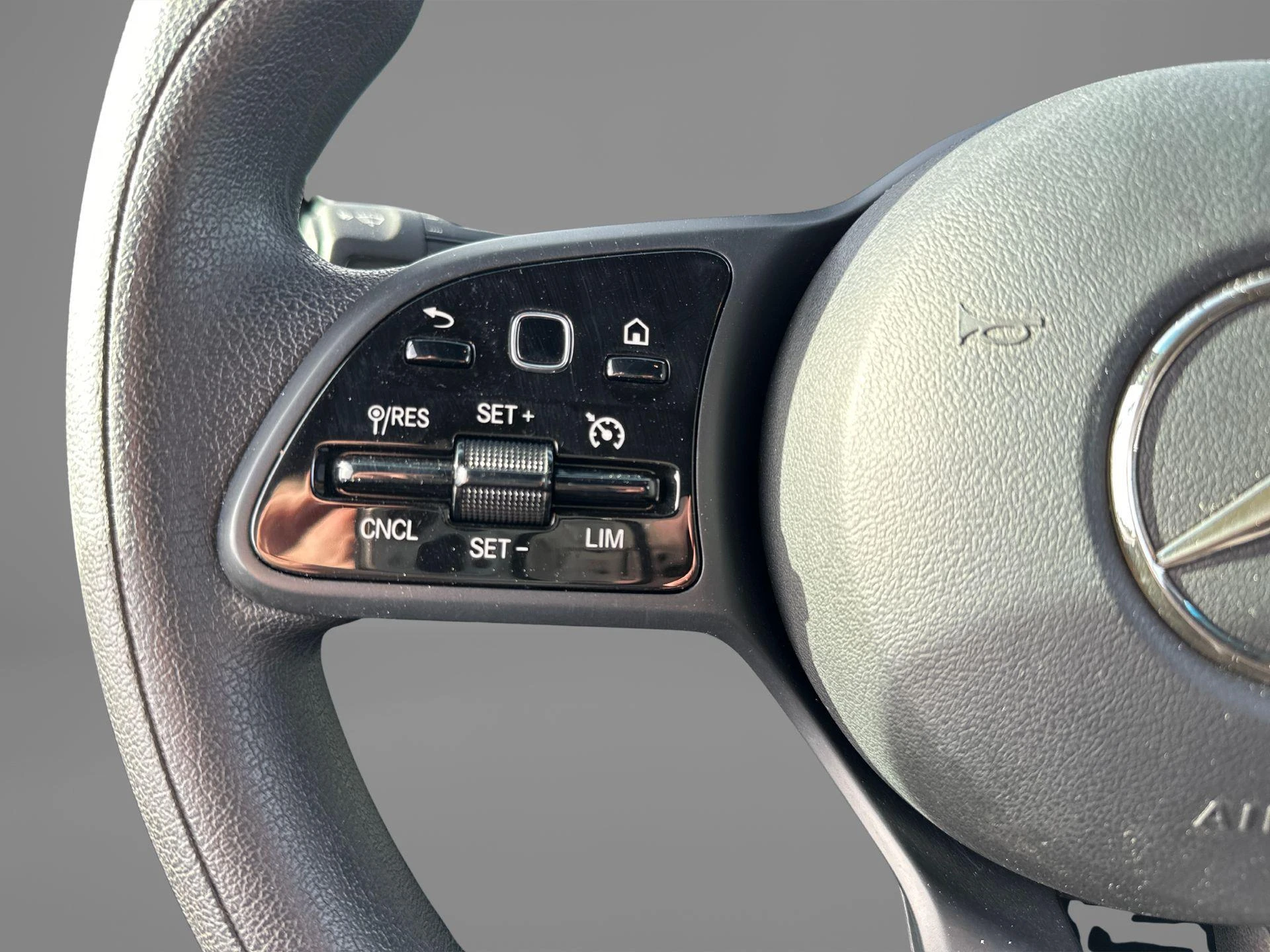 Mercedes-Benz-Sprinter-image-6