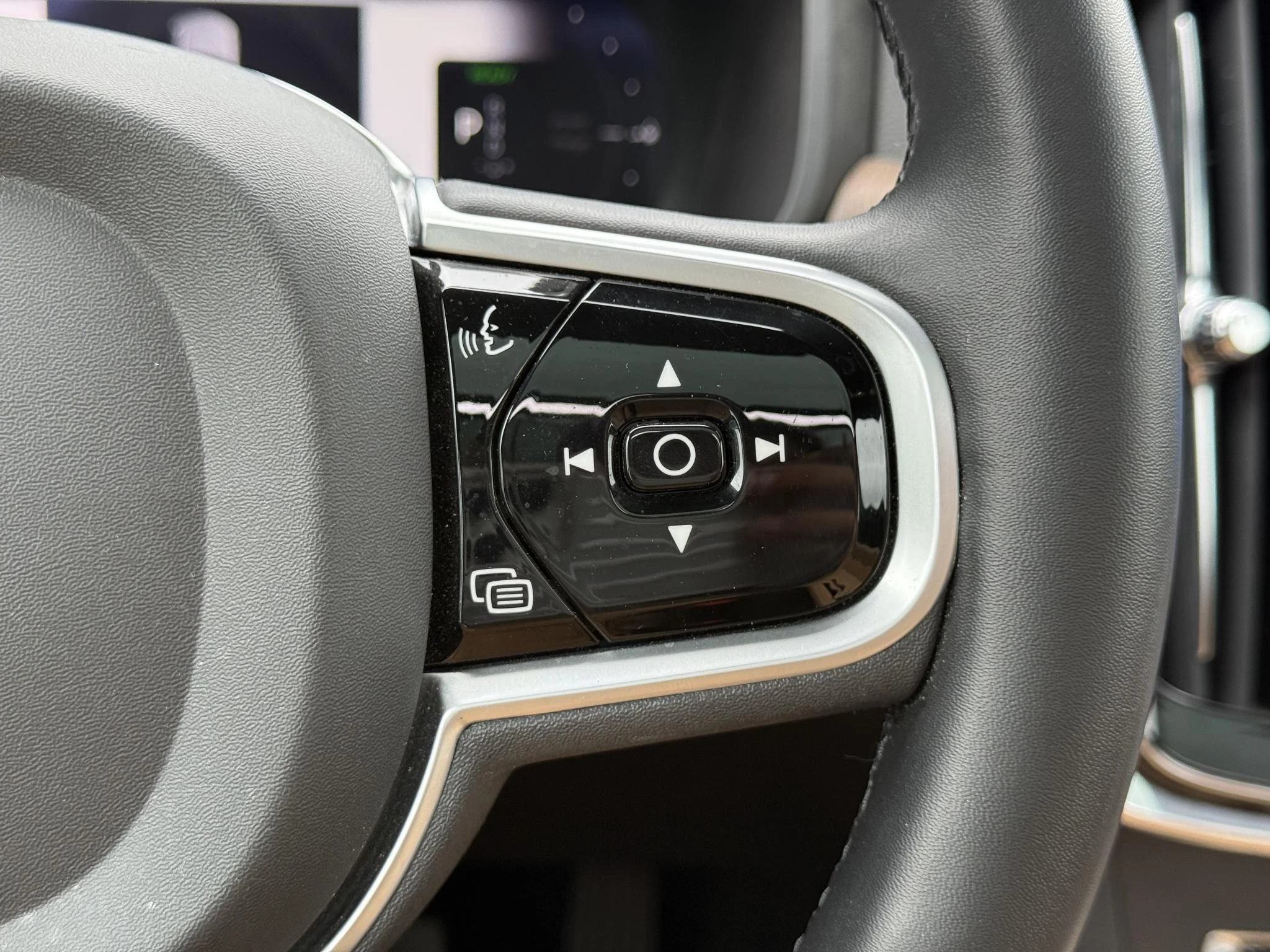 Volvo-V90-image-28