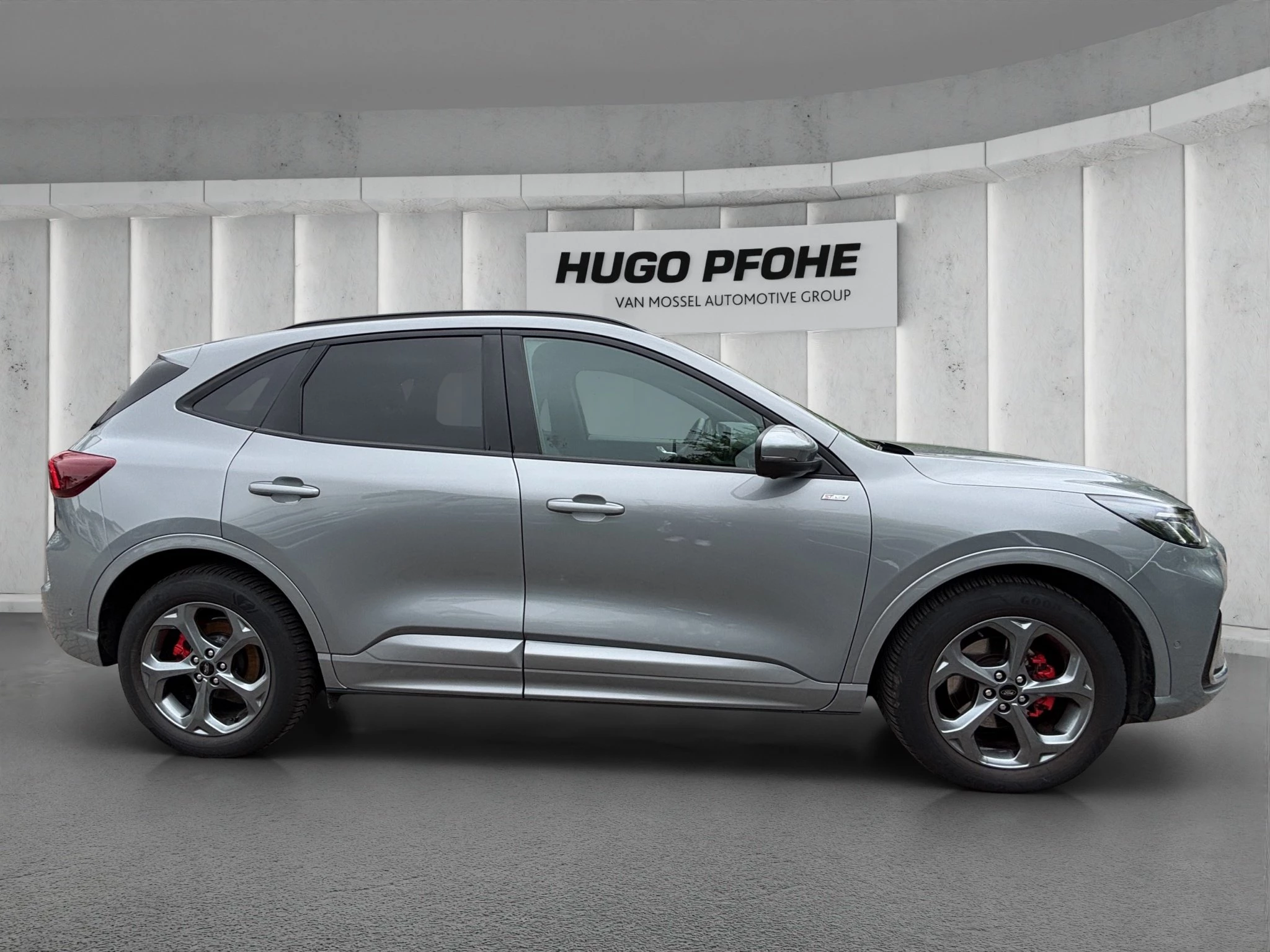 Ford Kuga ST-Line X Aut.*PANO*AHK*360GRAD*LED-MATRIX*NAVI*GRA*WINTER-PKT.