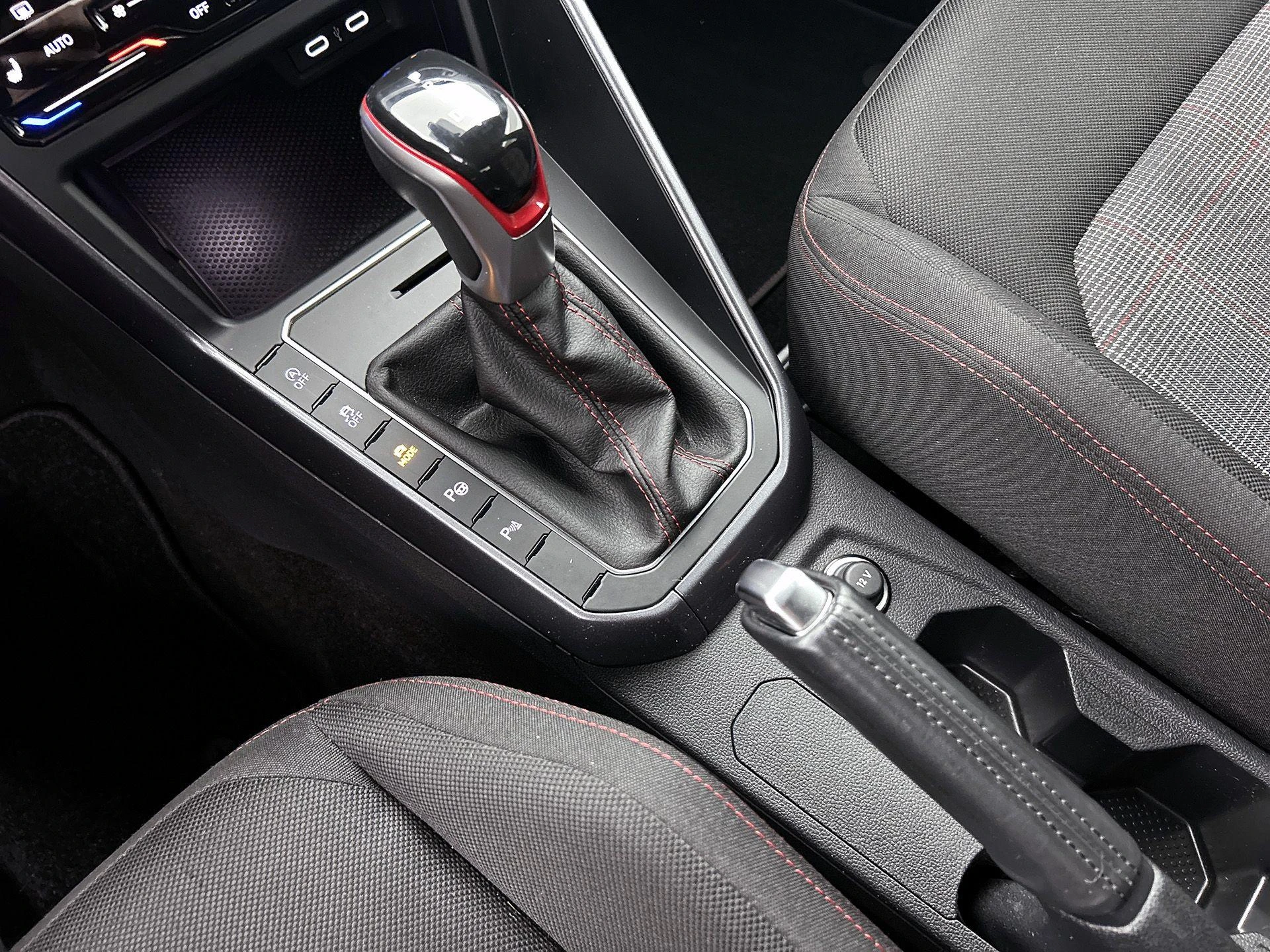 Volkswagen-Polo-image-33