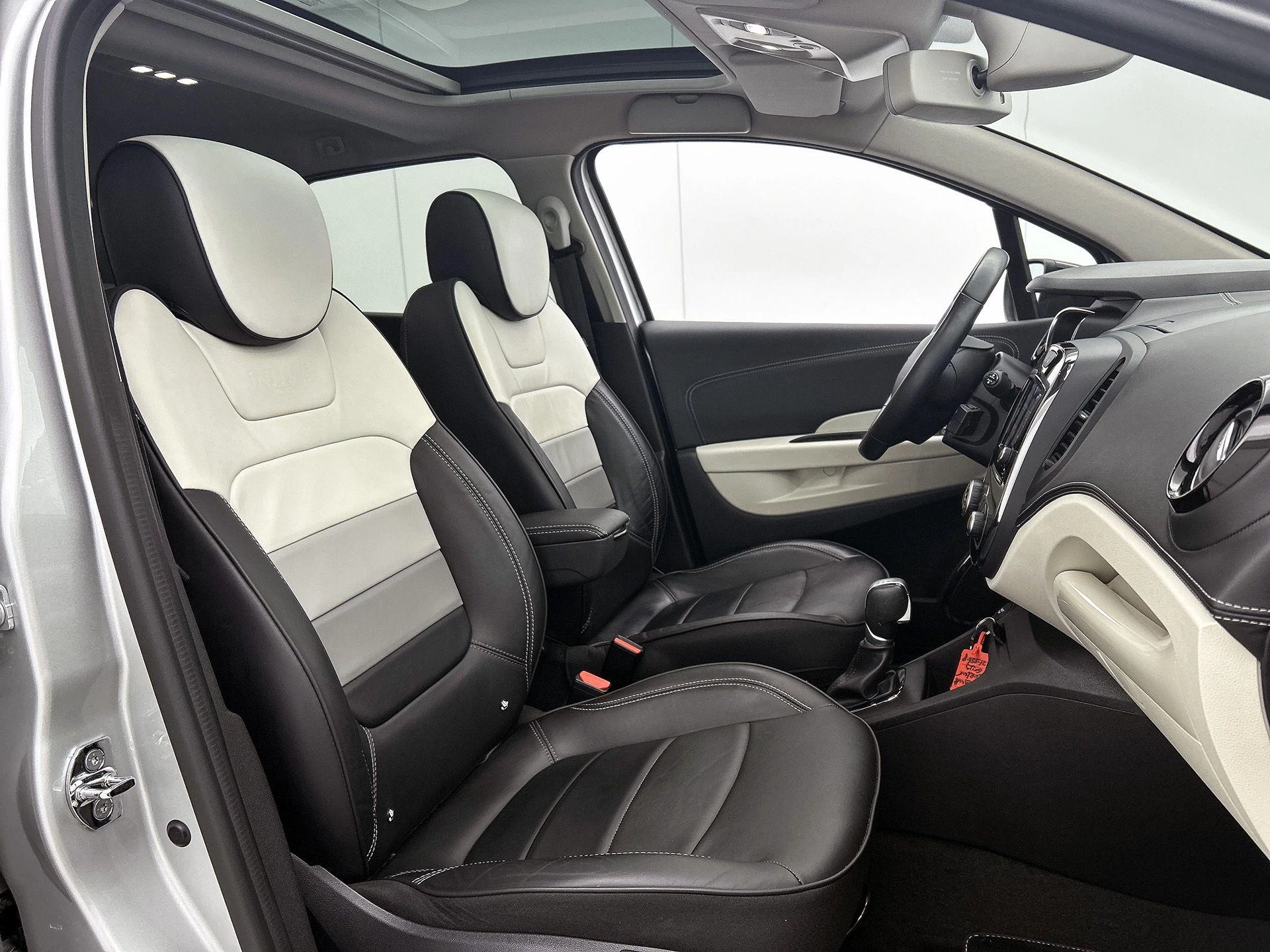 Renault-Captur-image-37