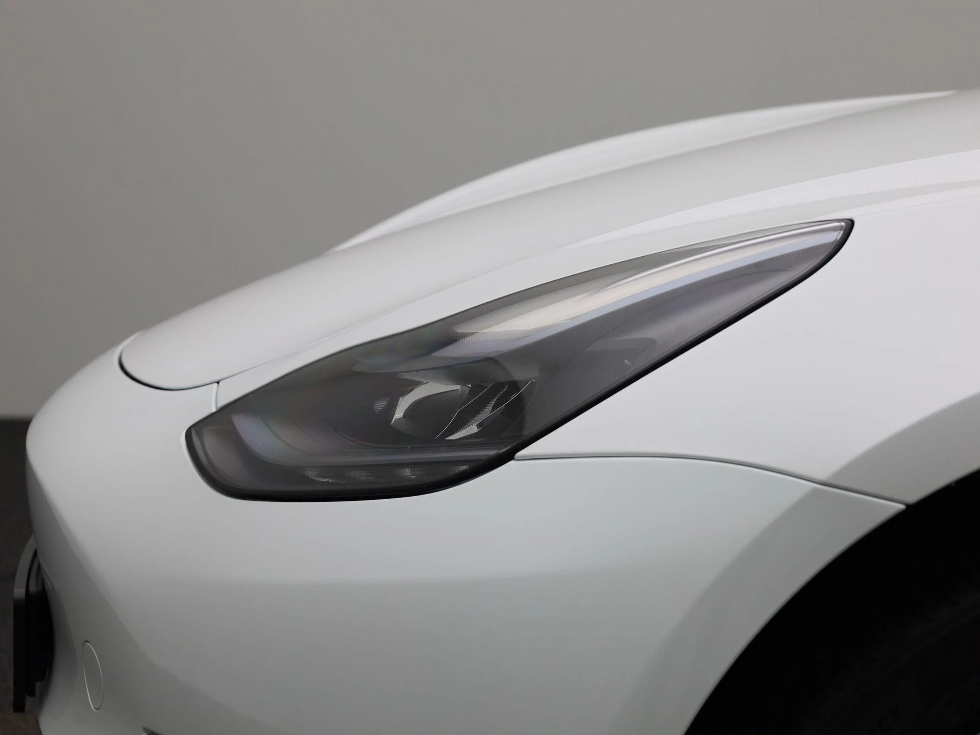 Tesla-Model 3-image-13