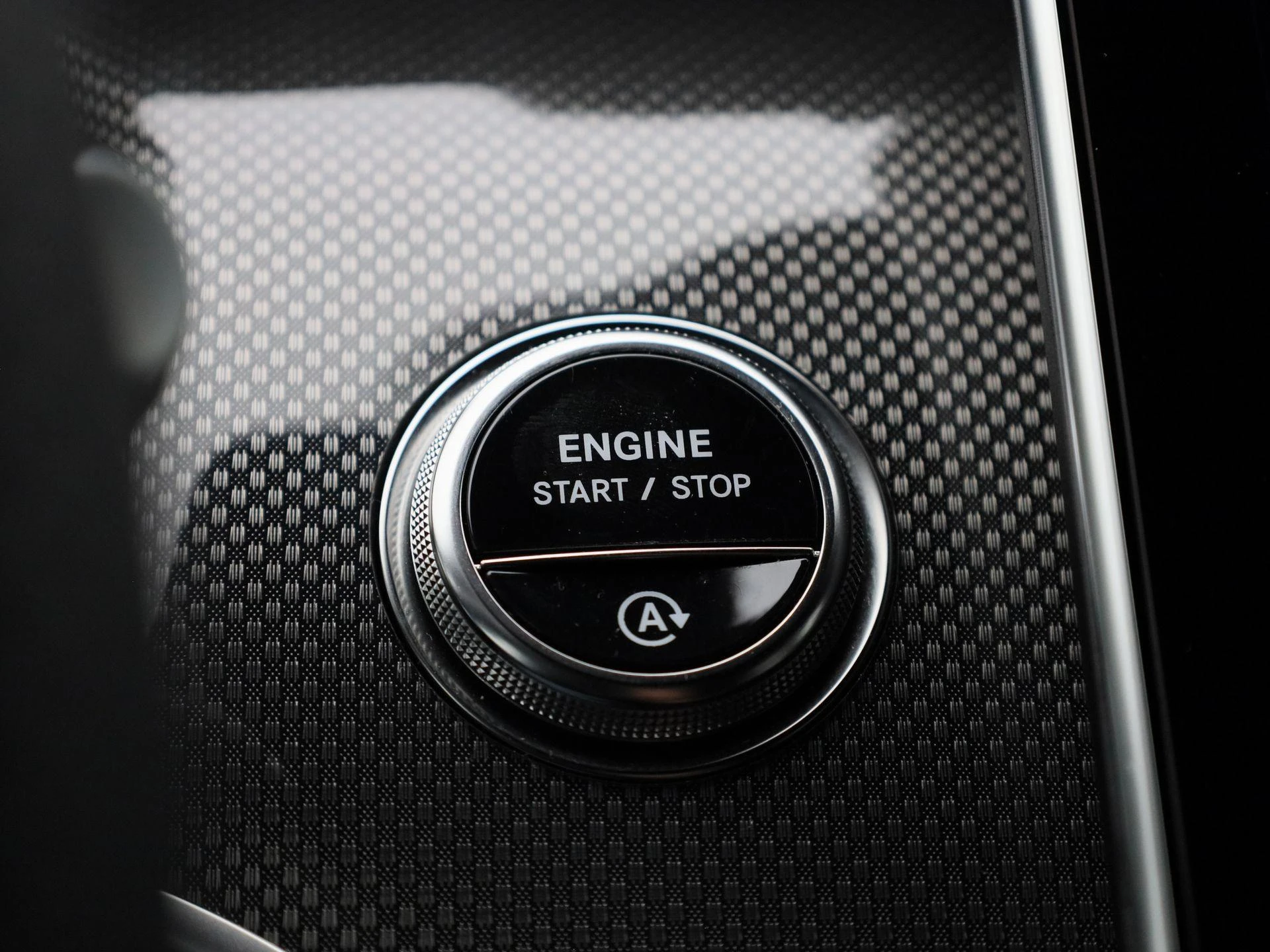 Mercedes-Benz-GLC-image-22