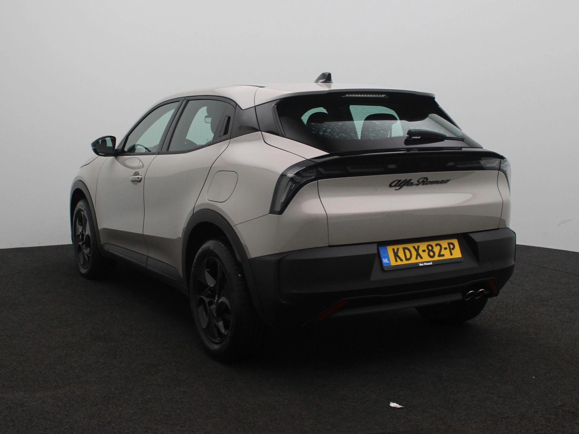 Alfa Romeo-Junior-image-2