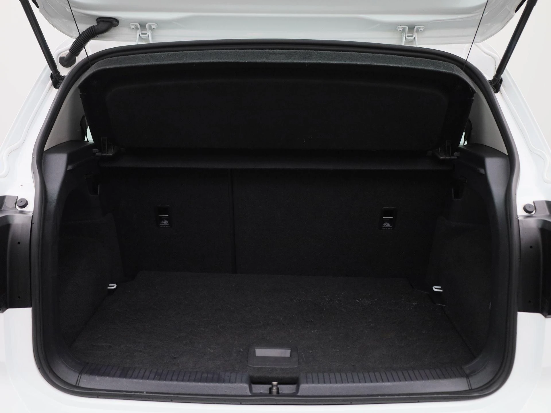 Volkswagen-T-Cross-image-13