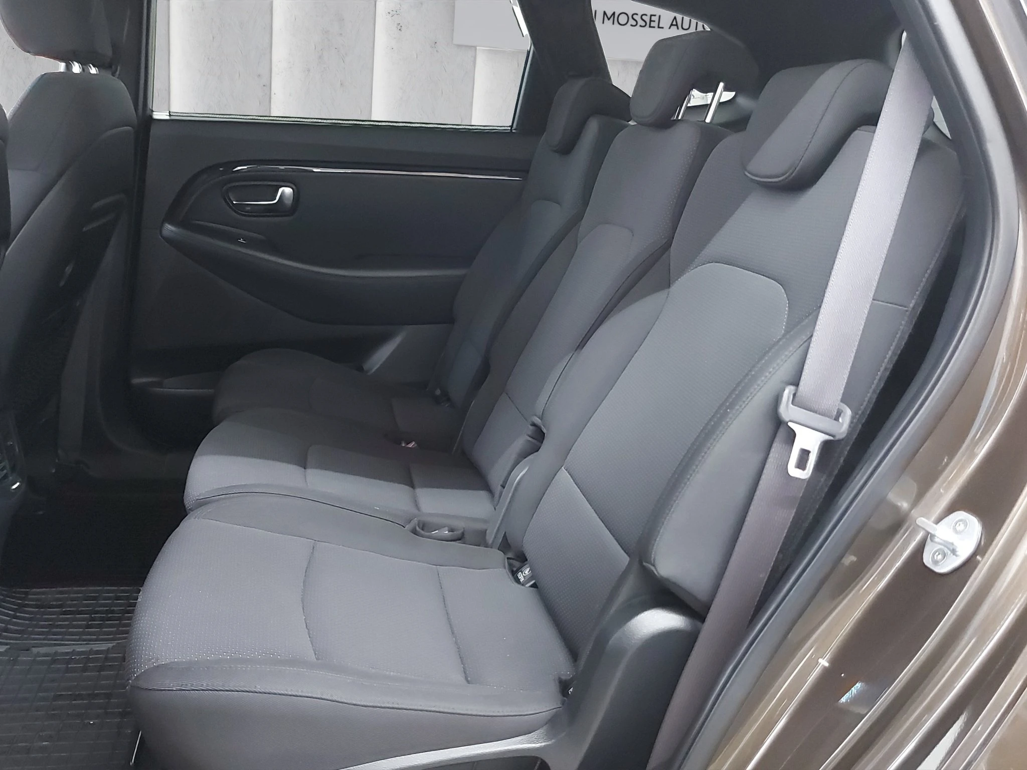 Kia-Carens-image-10