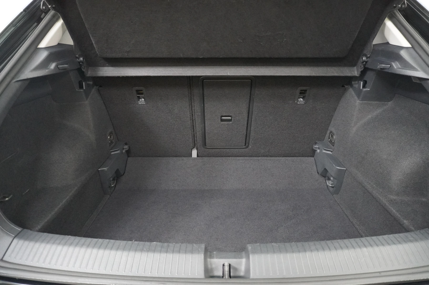 Volkswagen-T-Roc-image-14