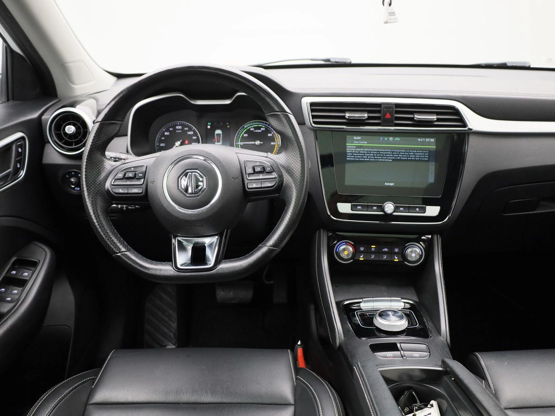 MG-ZS EV-image-6