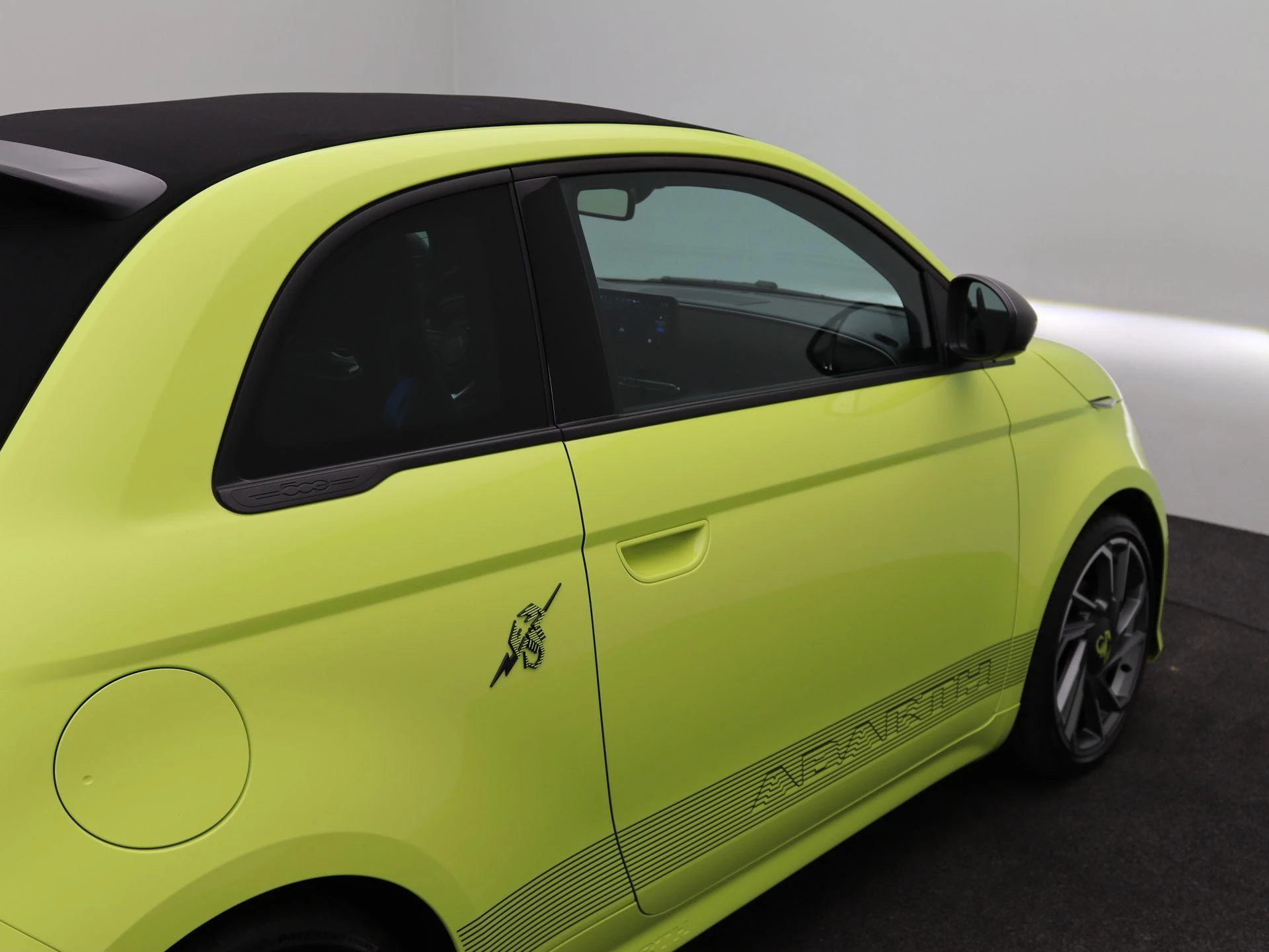 Abarth-500e-image-34