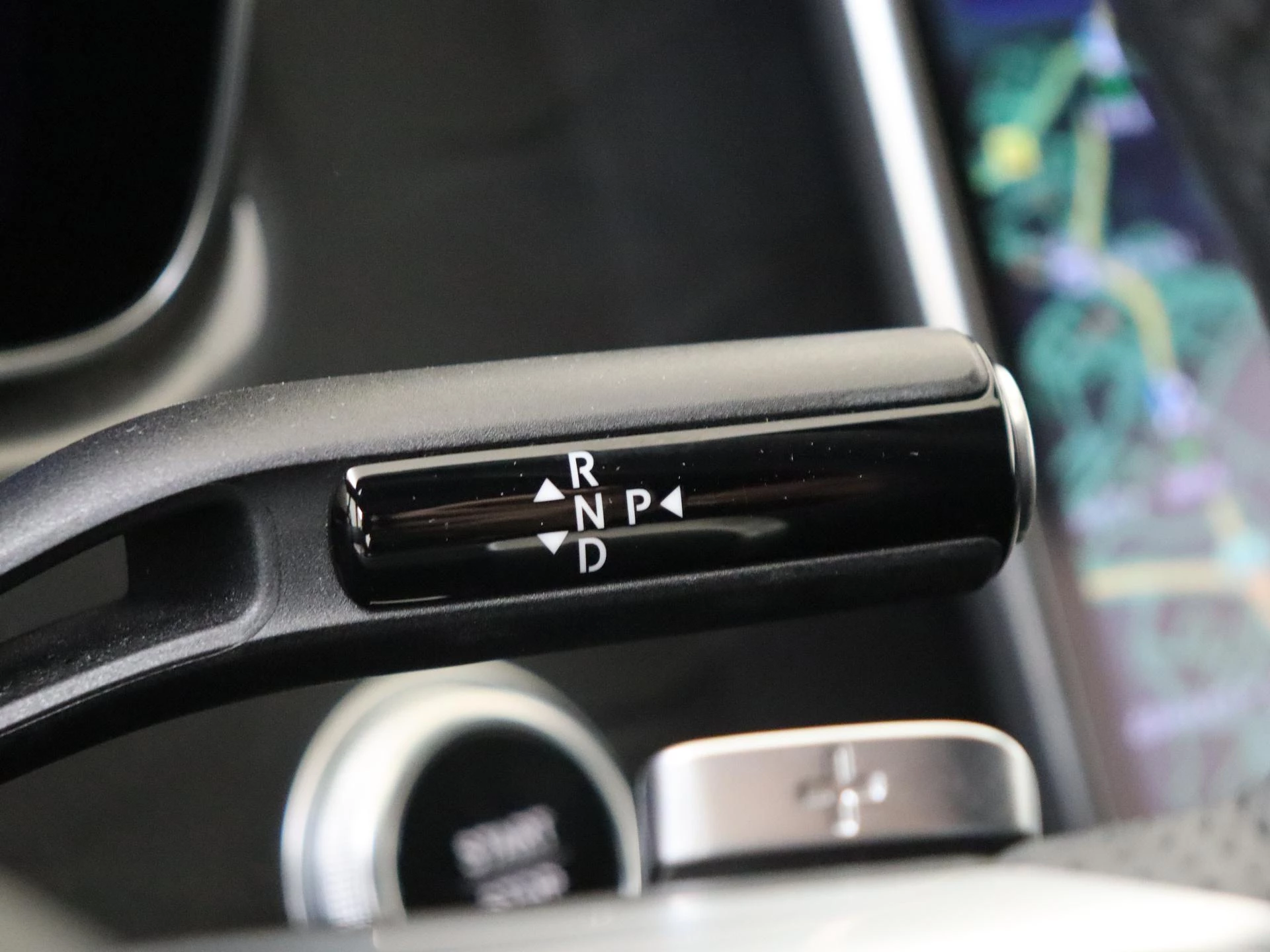 Mercedes-Benz-EQE-image-16