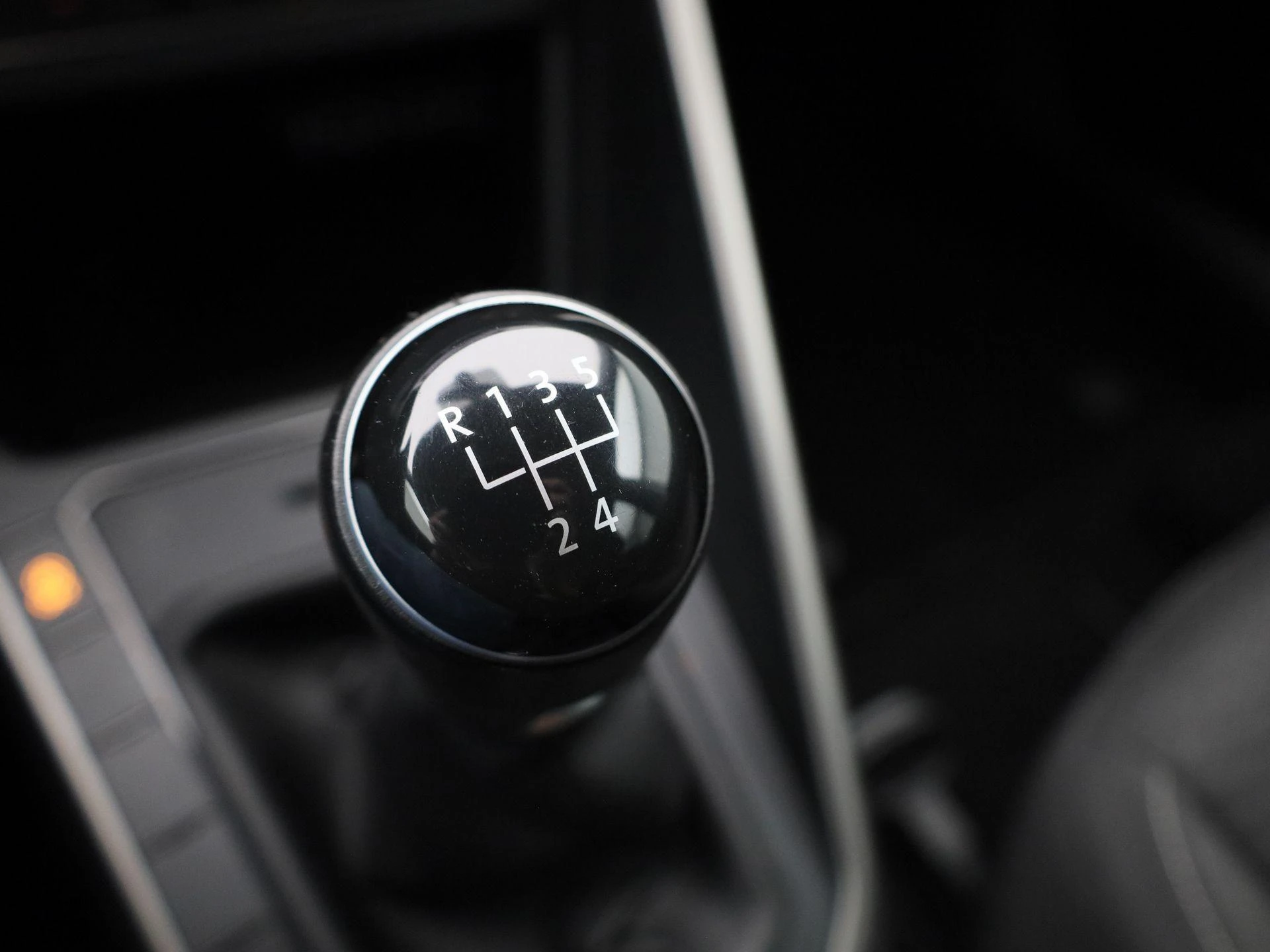 Volkswagen-Polo-image-23