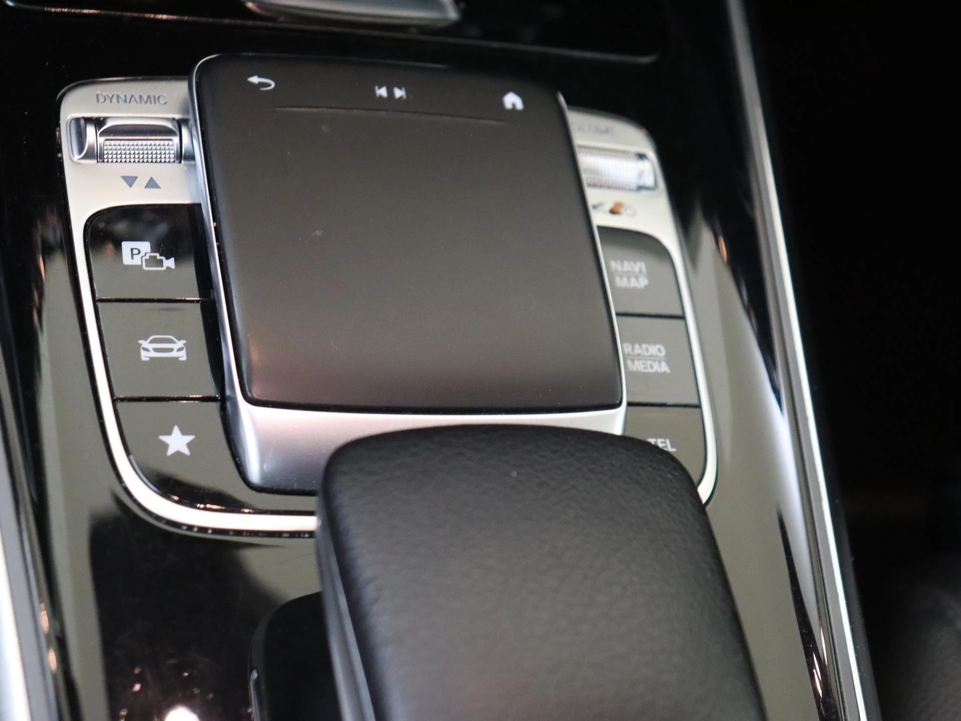 Mercedes-Benz-GLB-image-20