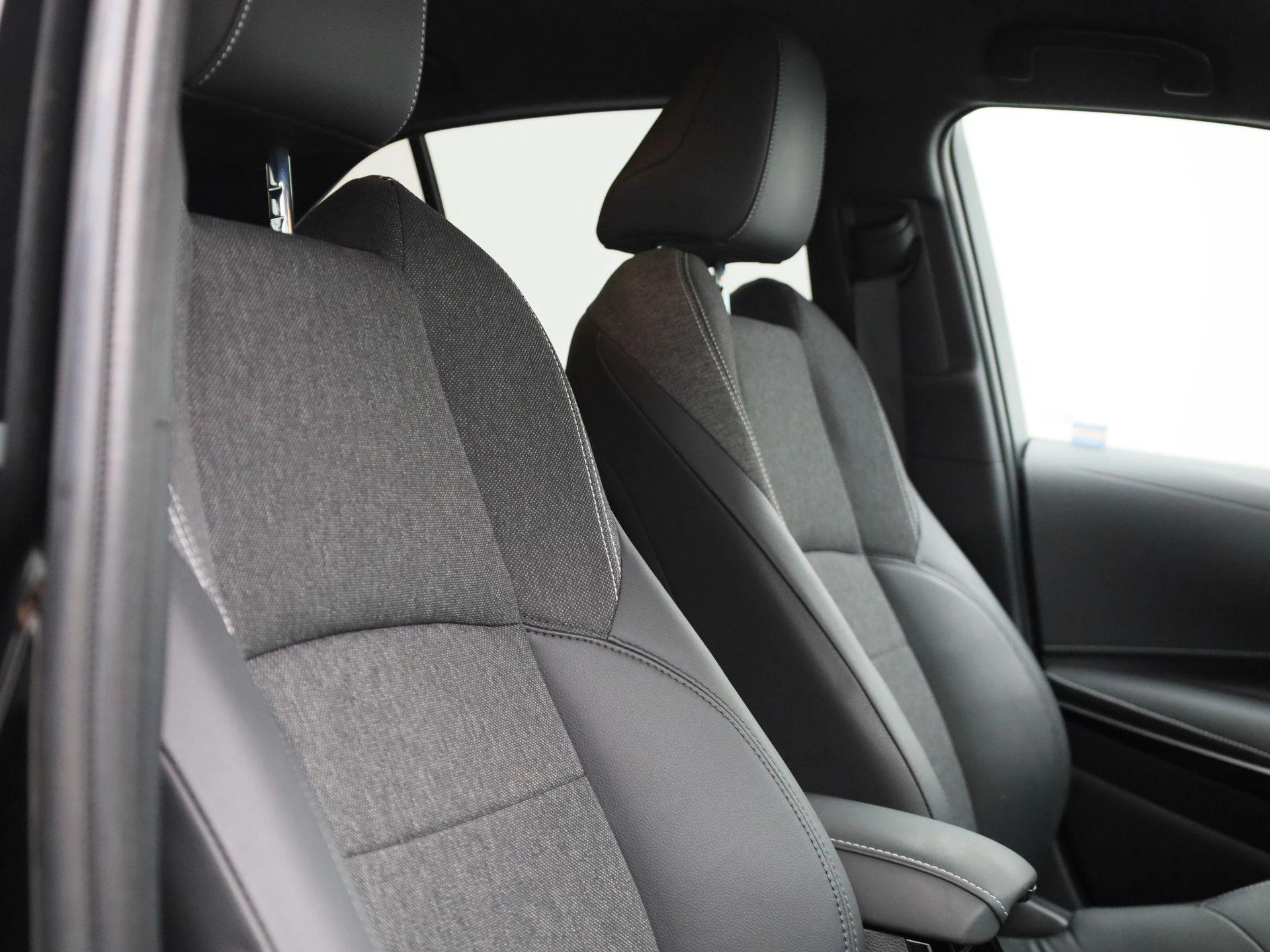 Toyota Corolla 1.8 Hybrid Business Plus