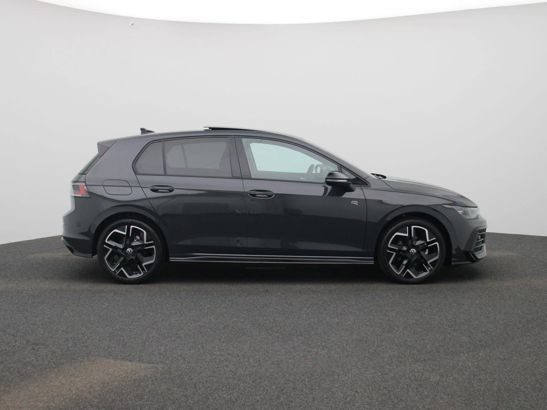 Volkswagen-Golf-image-5