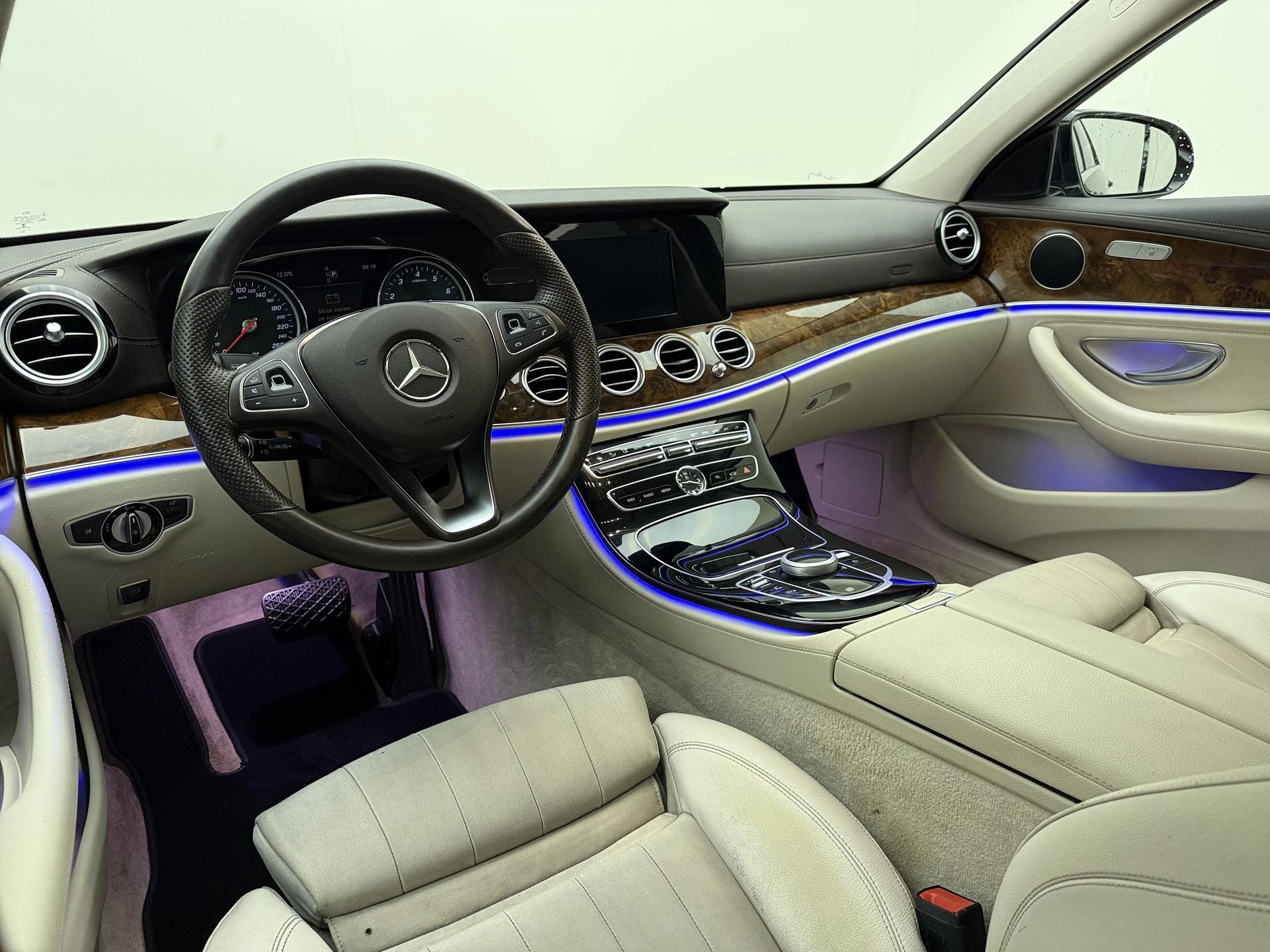Mercedes-Benz-E-Klasse-image-10