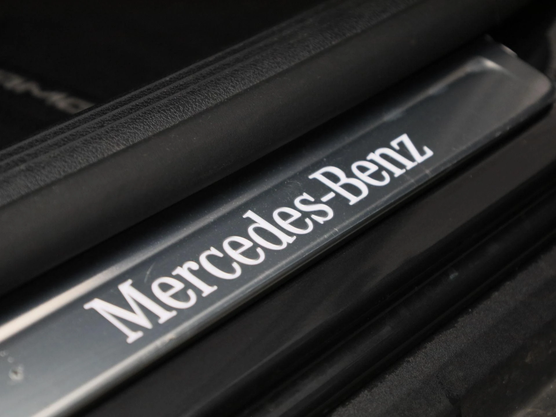 Mercedes-Benz-GLC-image-41