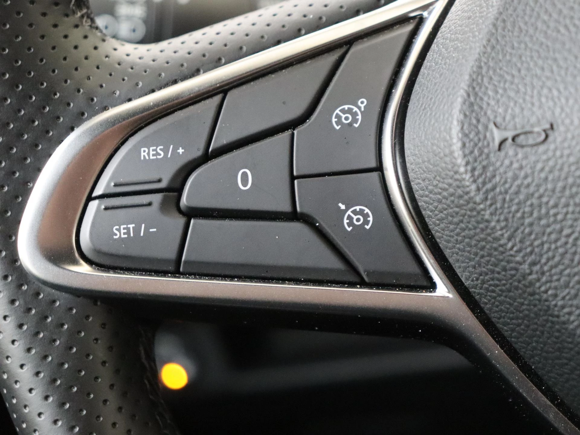 Renault-Clio-image-16