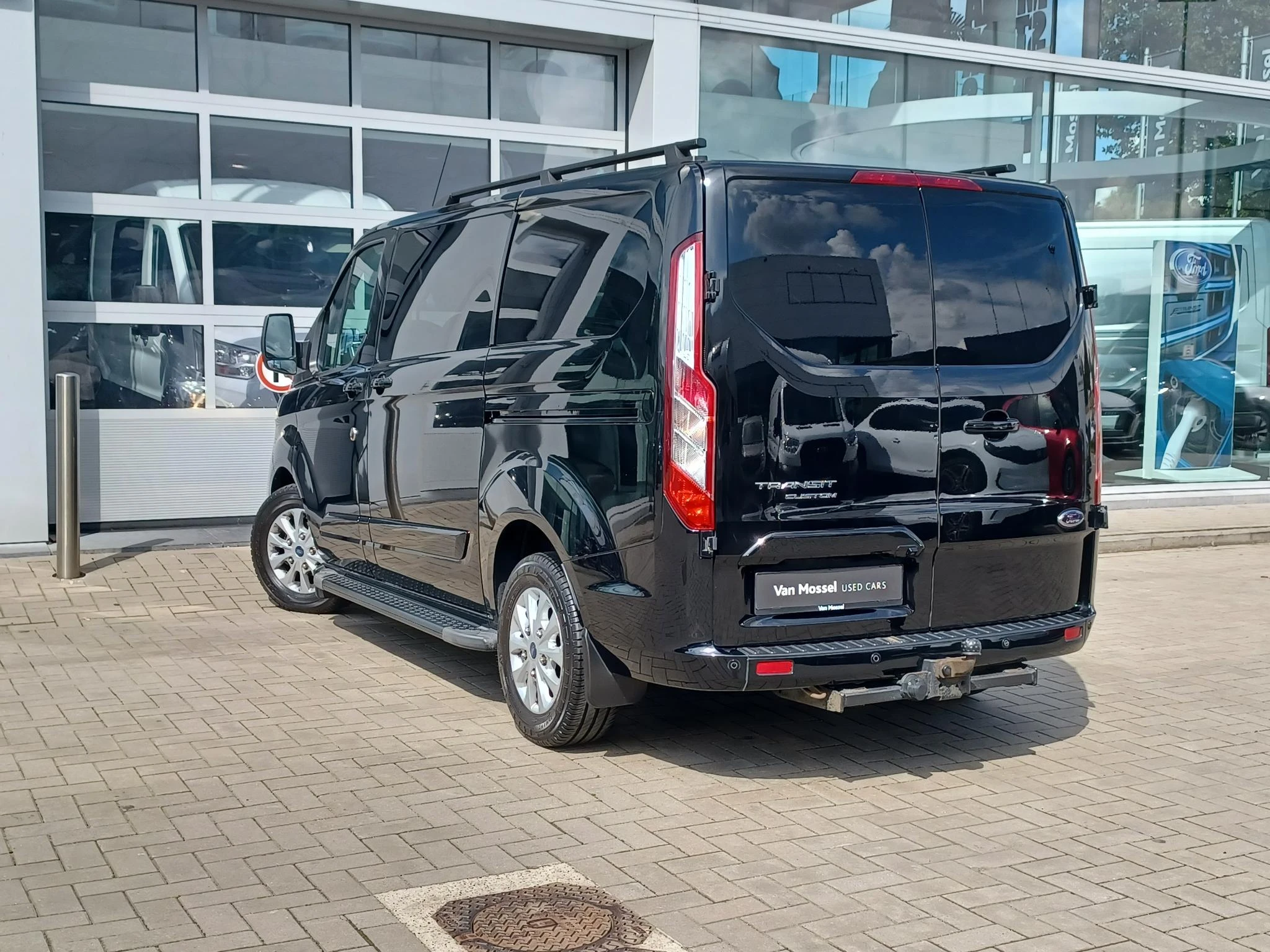 Ford-Transit Custom-image-3