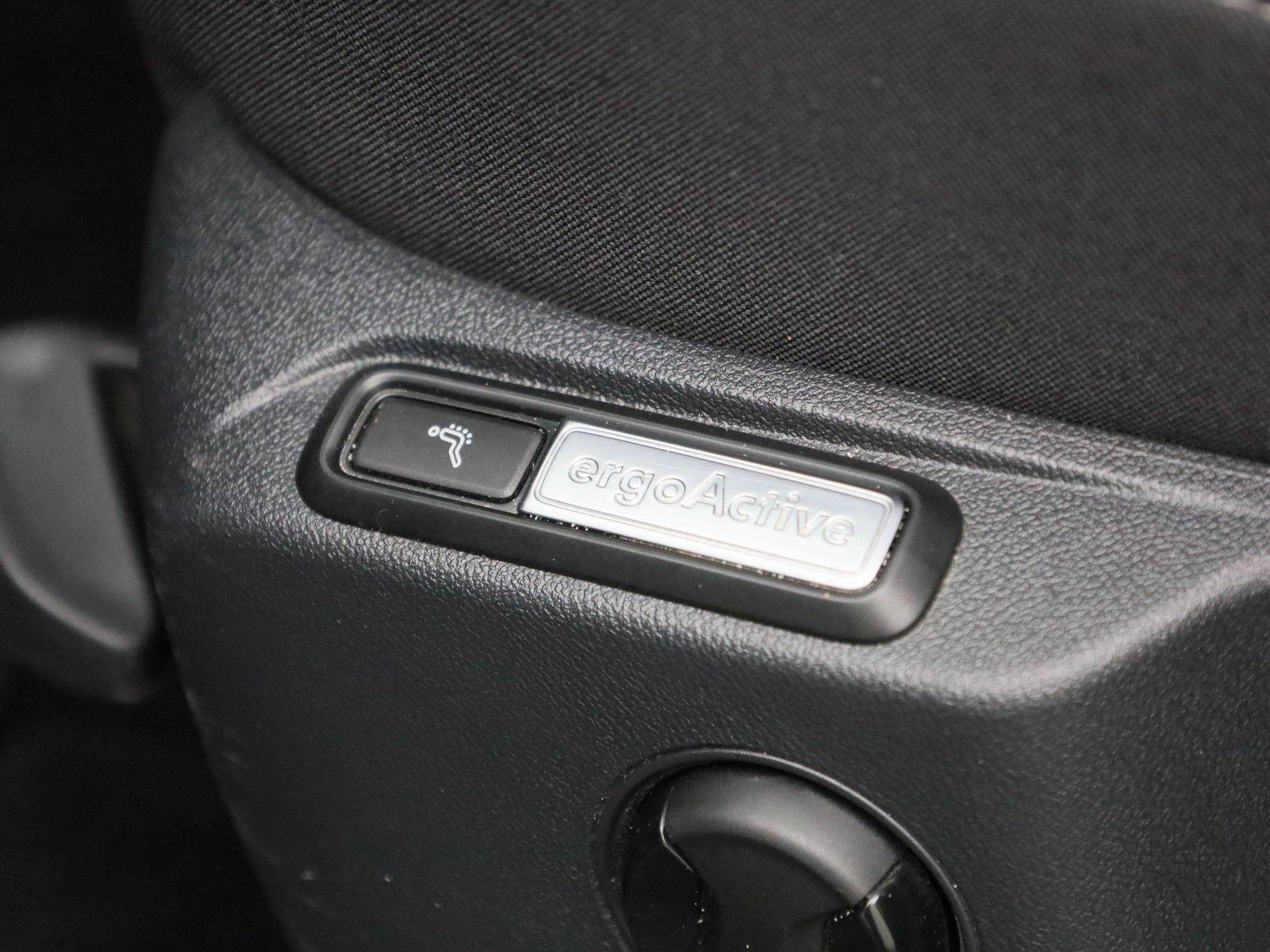 Volkswagen-Tiguan-image-32