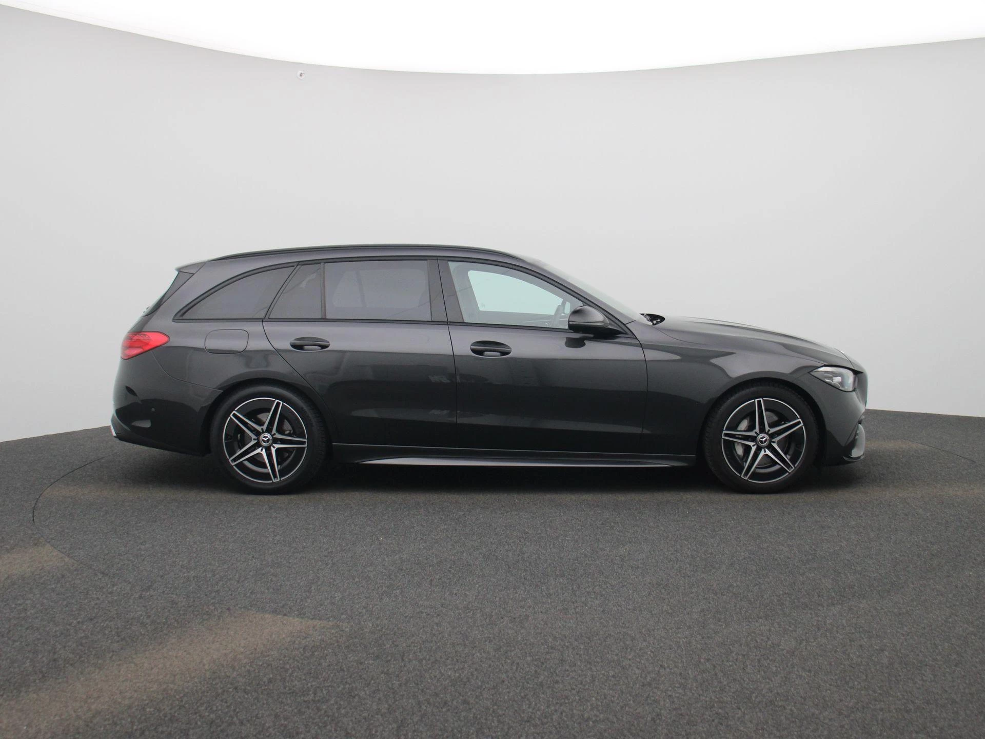 Mercedes-Benz-C-Klasse-image-5