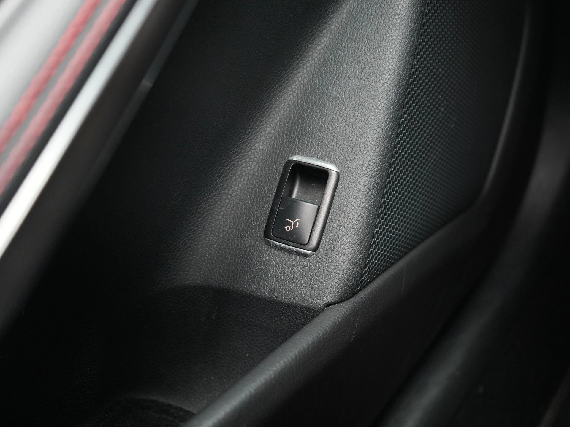 Mercedes-Benz-CLA-image-27