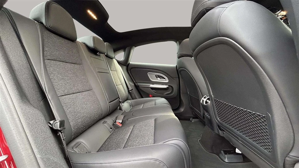 Mercedes-Benz-CLA-image-22