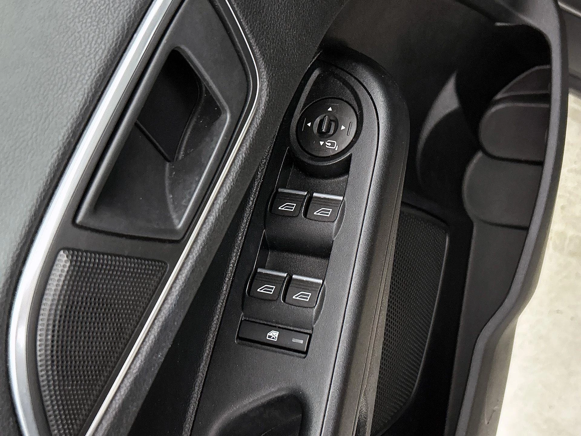 Ford-B-MAX-image-33
