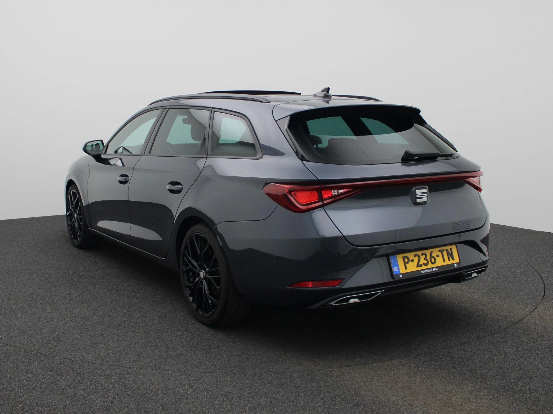 SEAT Leon Sportstourer 1.5 eTSI FR Business Intense