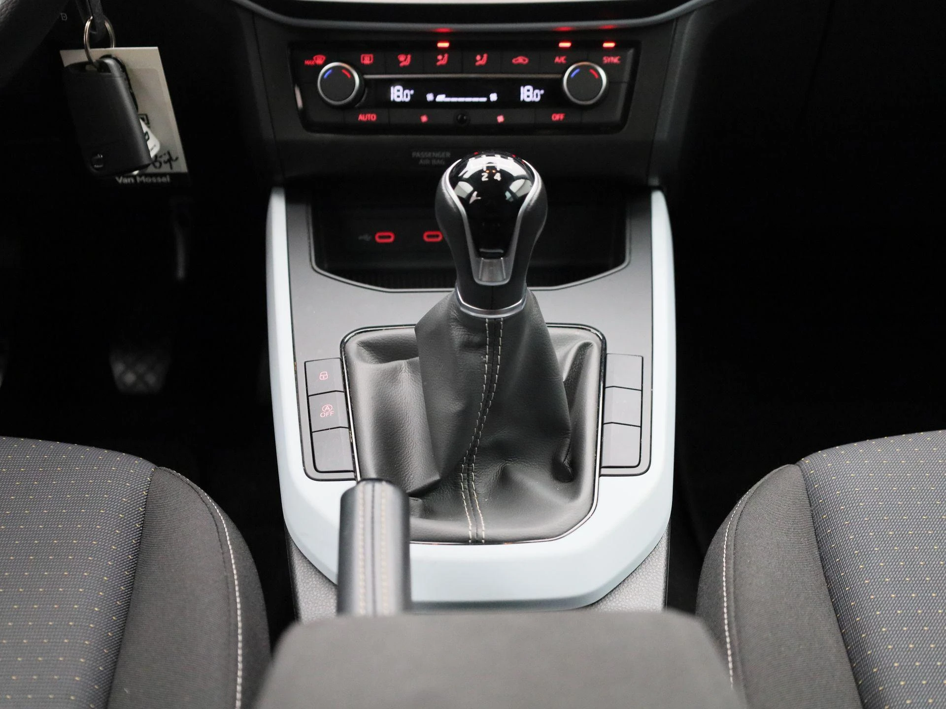 SEAT-Arona-image-9