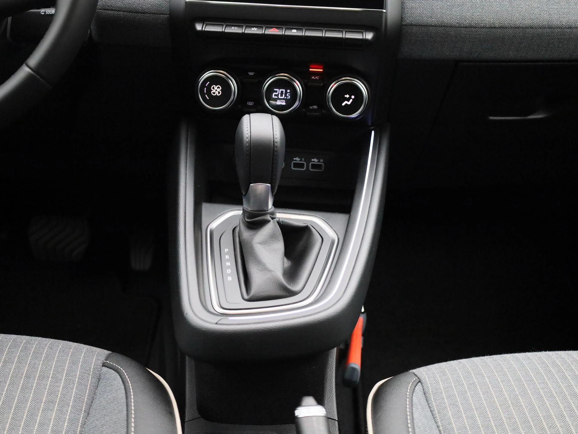 Renault-Clio-image-8