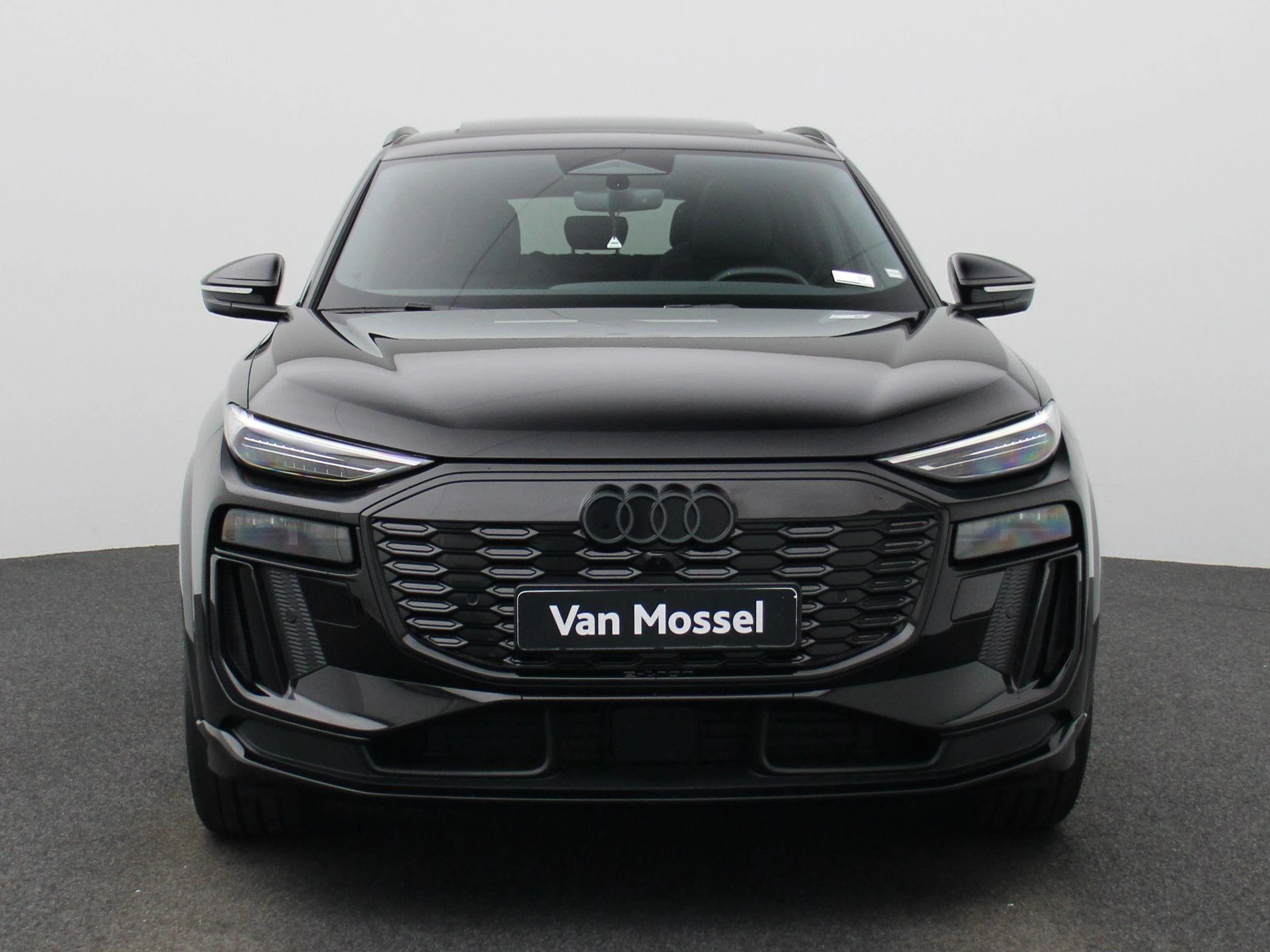 Audi-Q6 e-tron-image-2