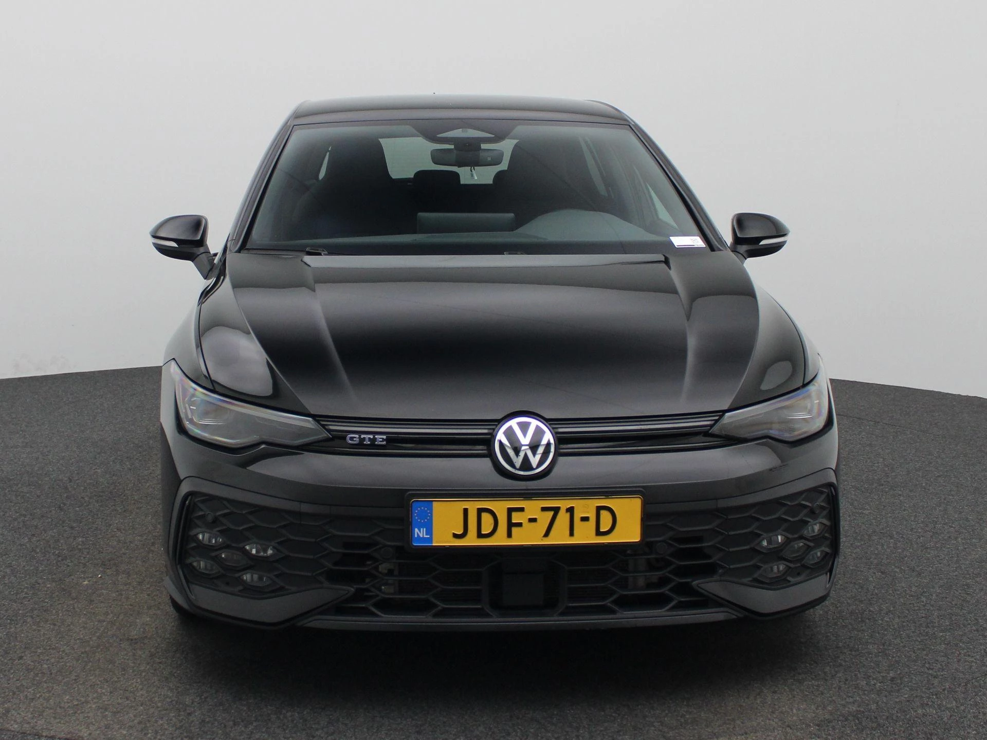 Volkswagen-Golf-image-2