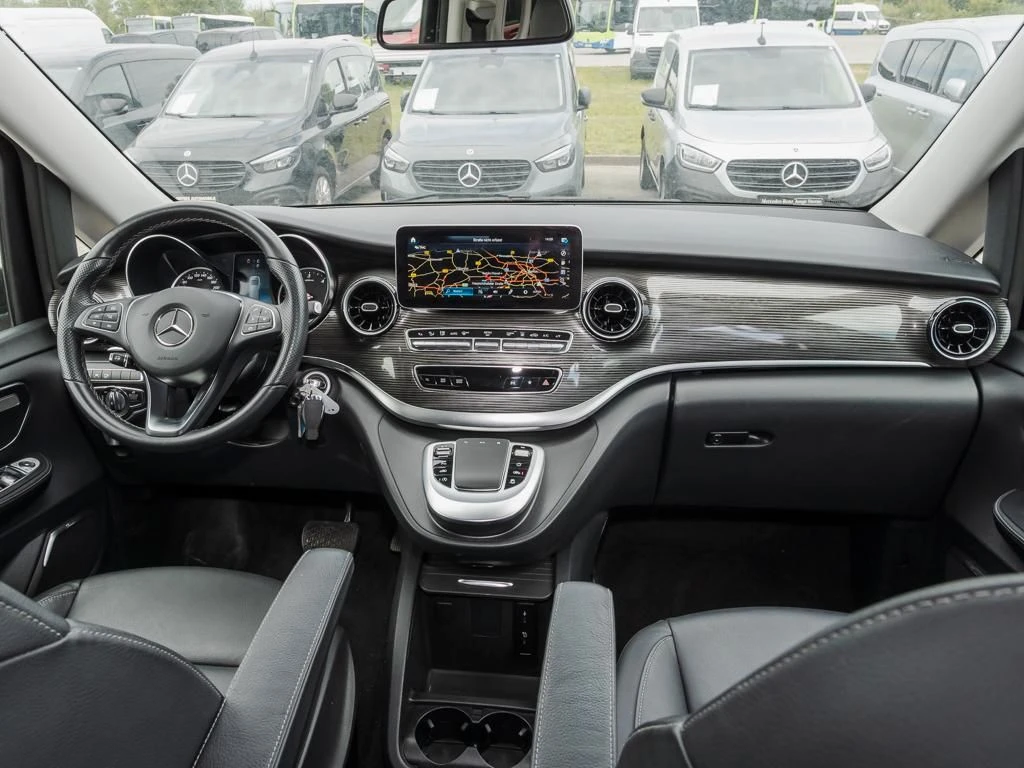 Mercedes-Benz-V-Klasse 300-image-12