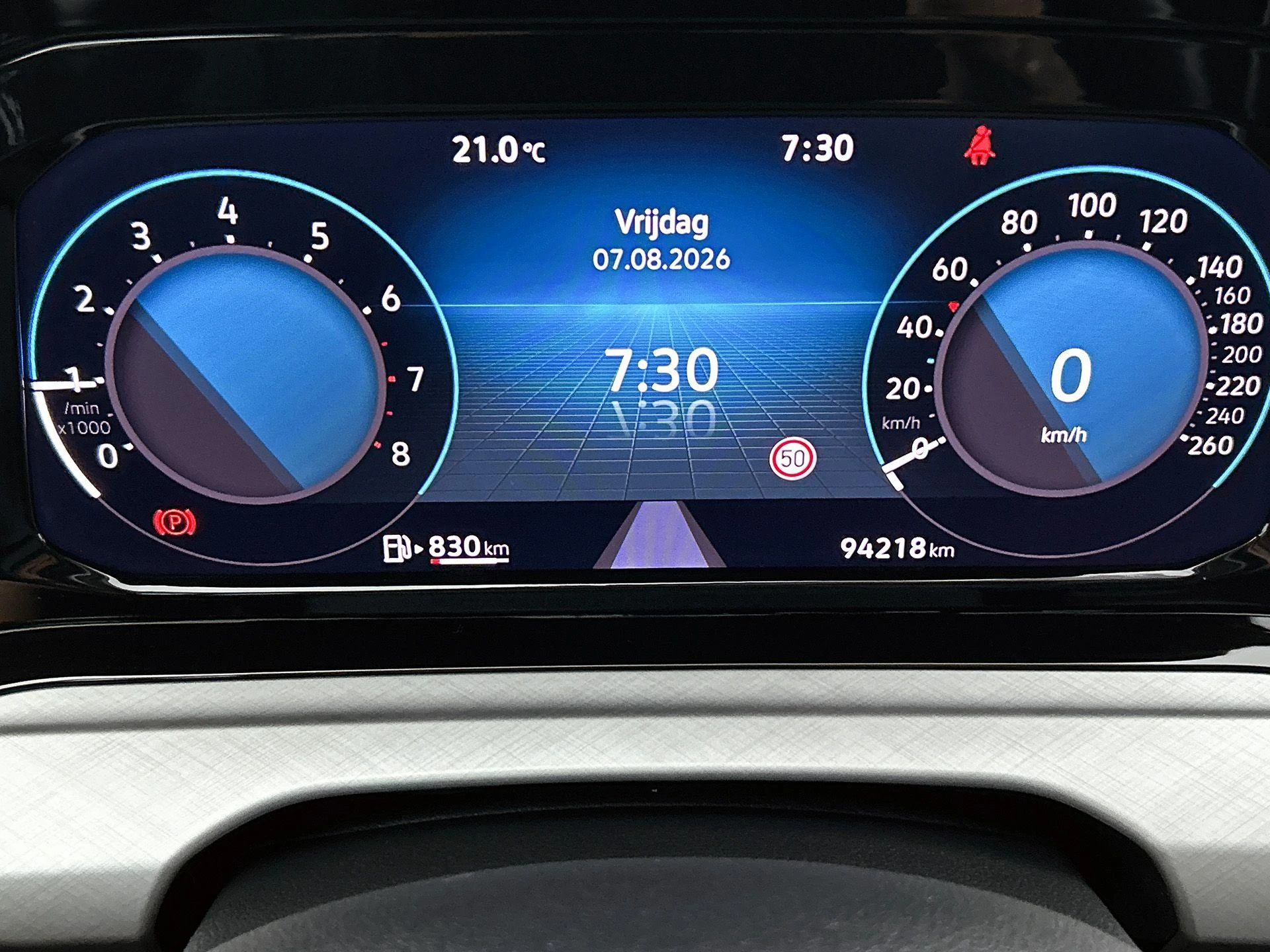 Volkswagen-Golf-image-8