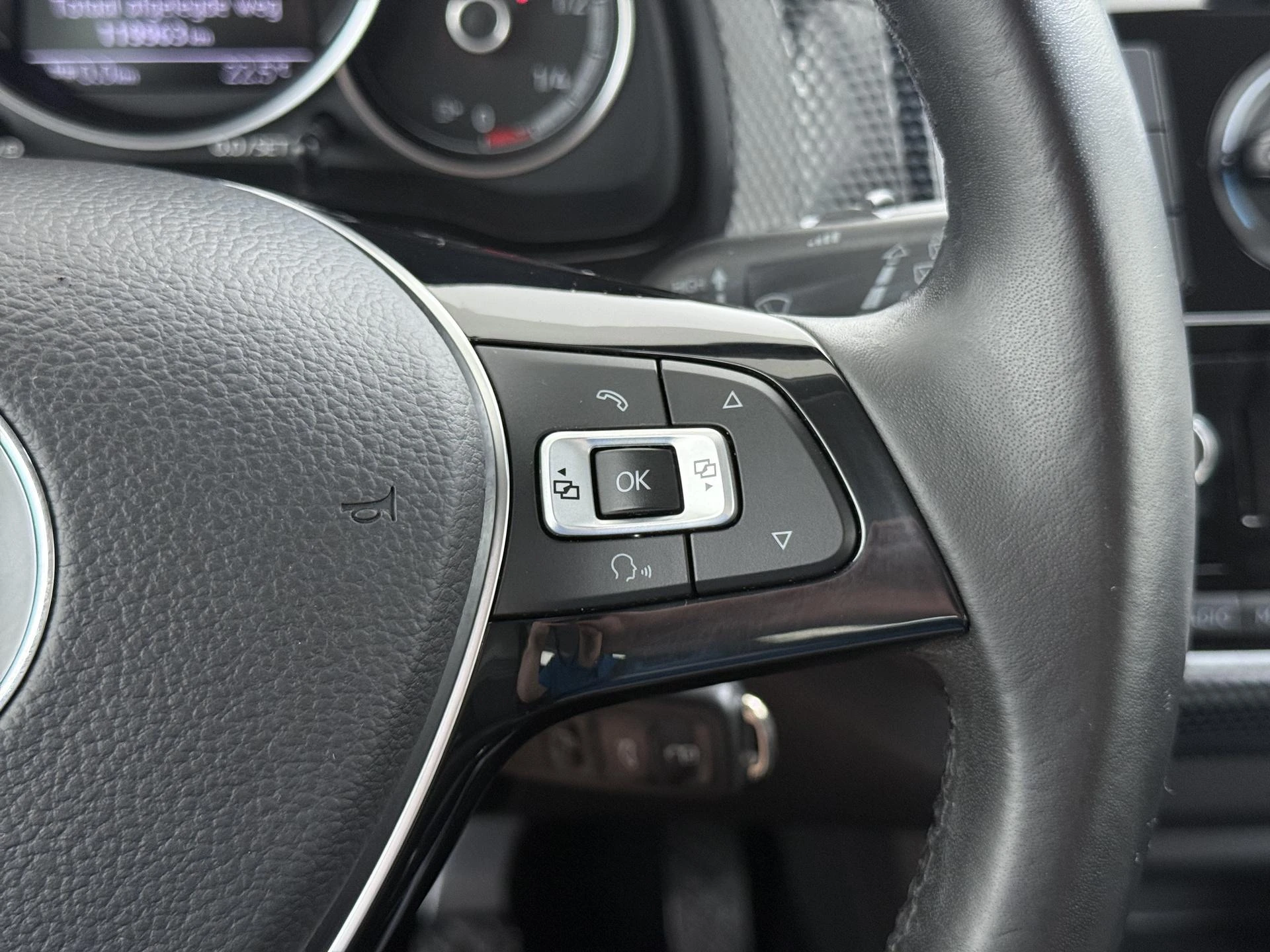 Volkswagen-up!-image-11