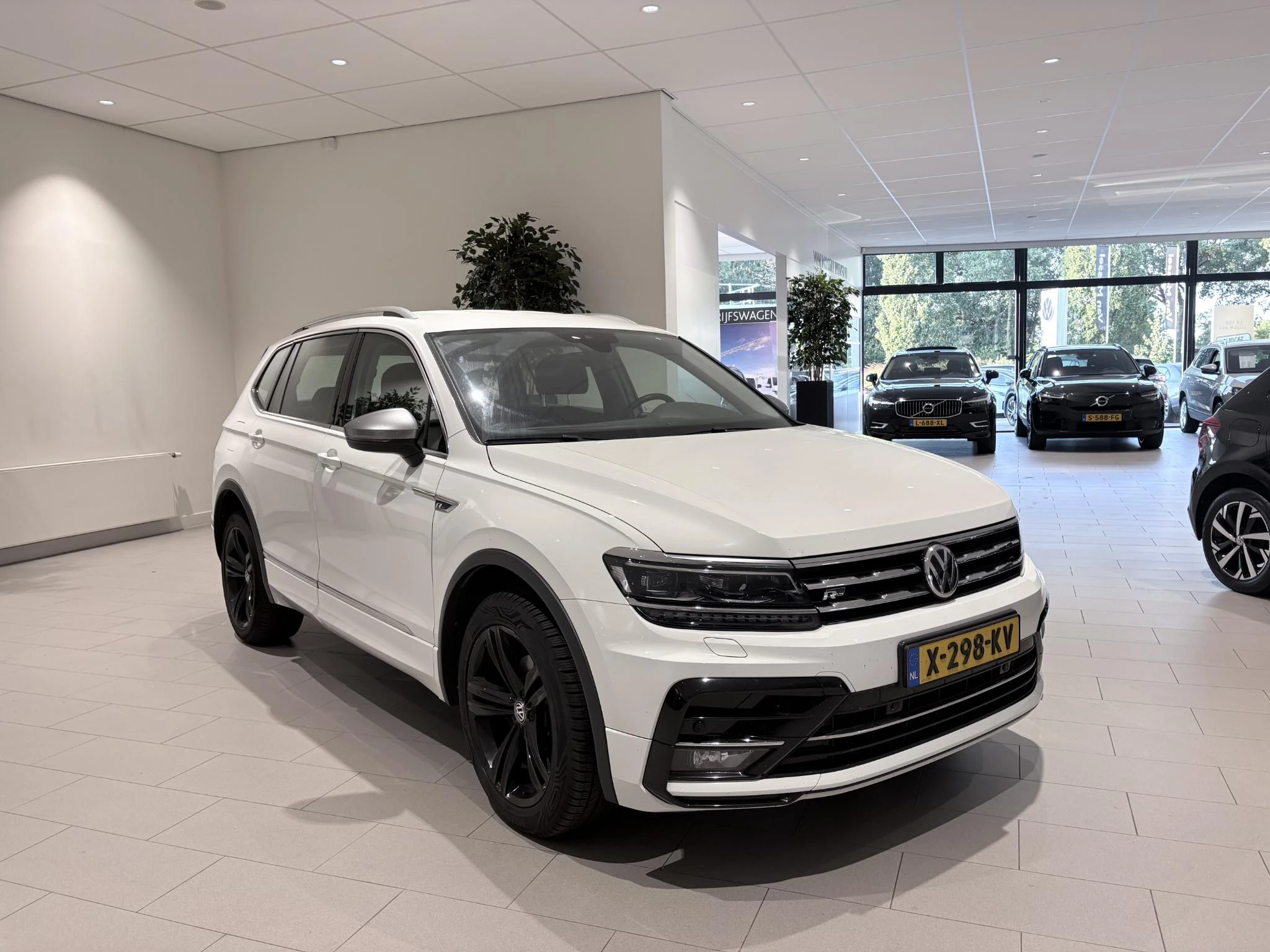 Volkswagen-Tiguan Allspace-image-7