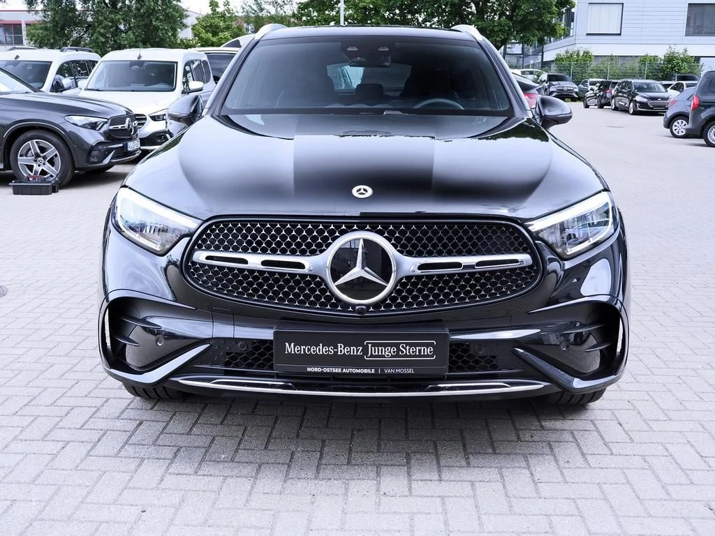 Mercedes-Benz-GLC 300 d-image-3
