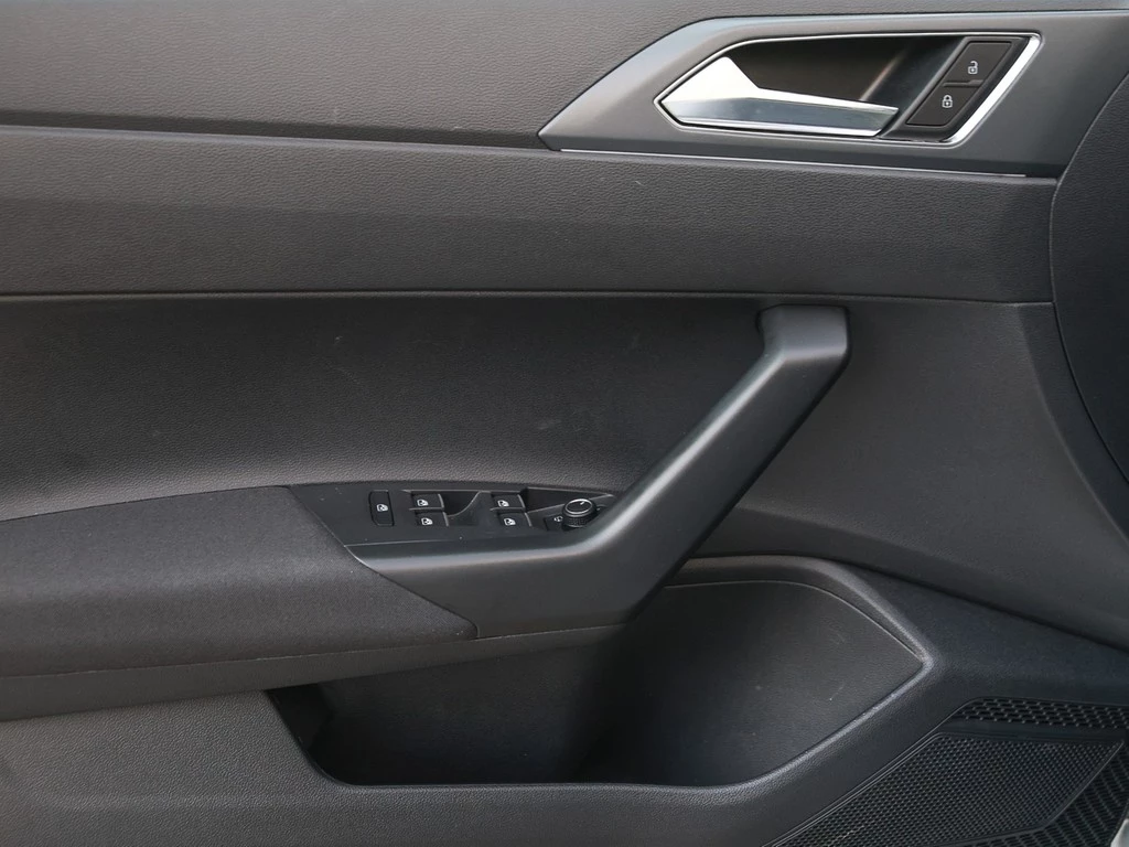 Volkswagen Taigo 1.0 TSI DSG R-Line AHK/RFK/Navi