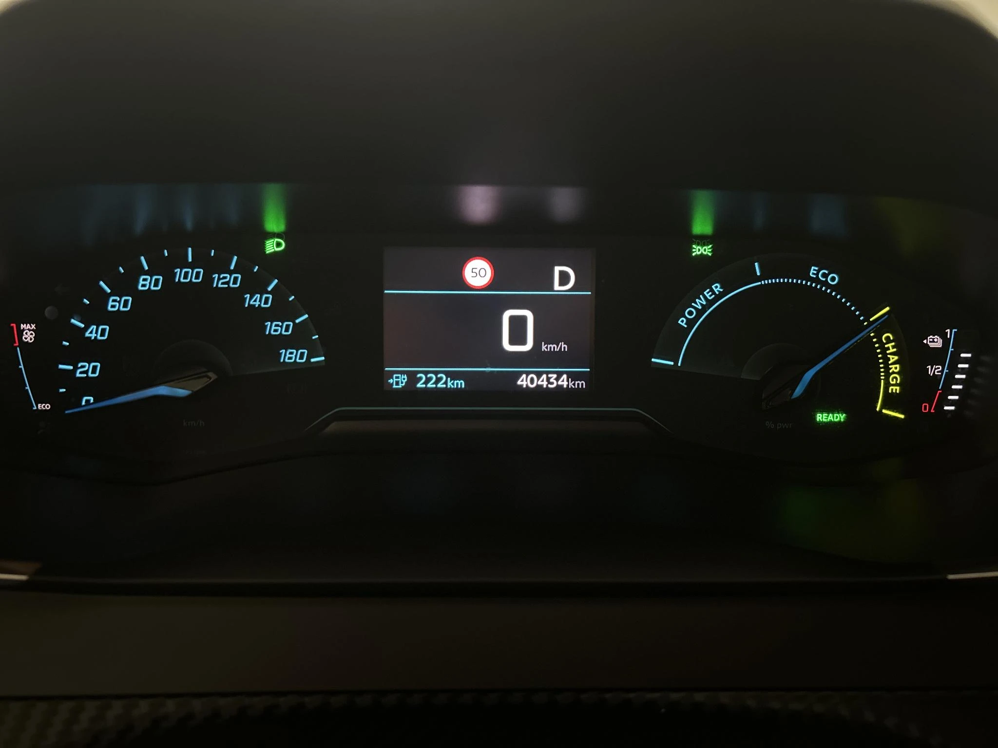 Peugeot-e-2008-image-5