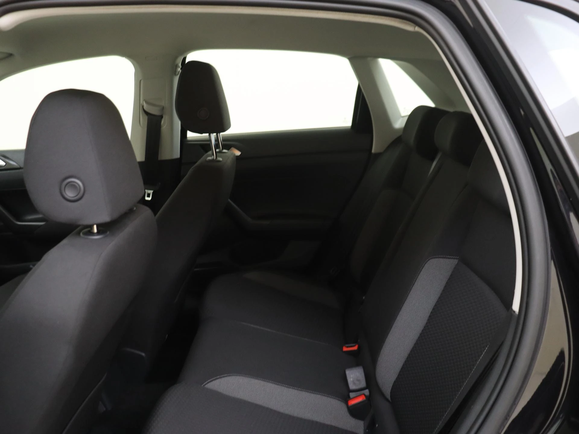 Volkswagen-Polo-image-15