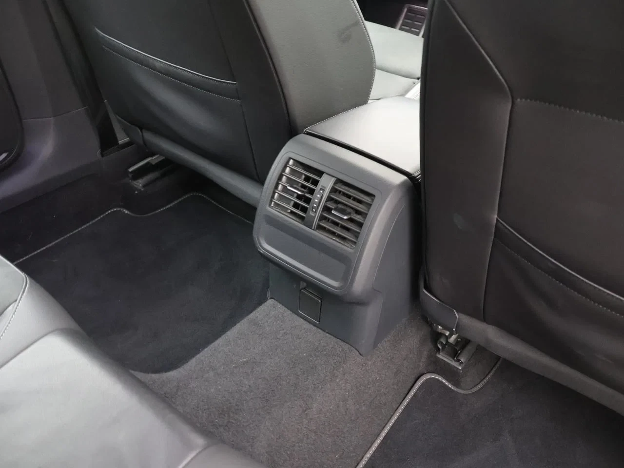 Volkswagen-Arteon-image-25