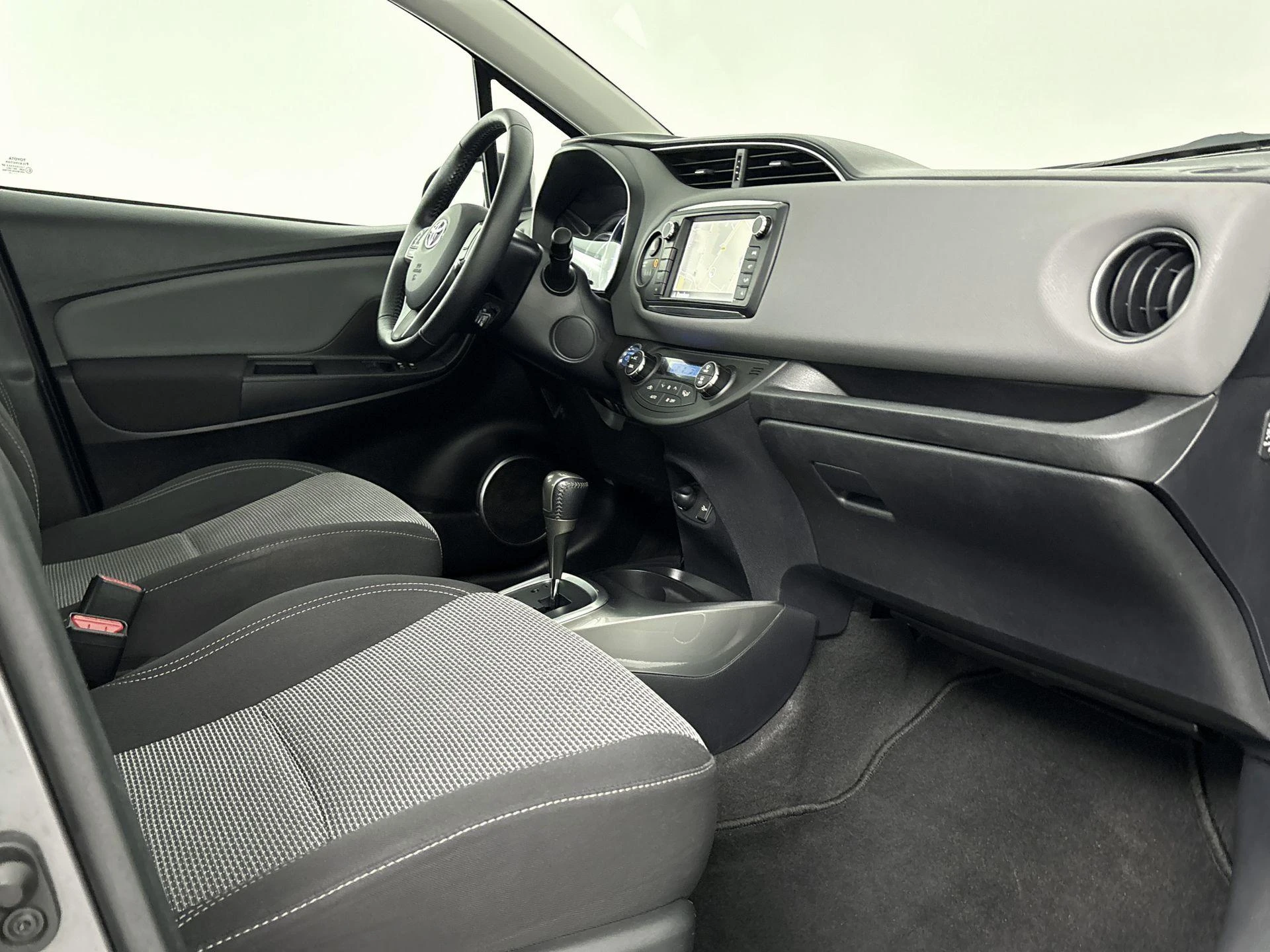 Toyota Yaris 1.5 Hybrid Trend Bi-Tone