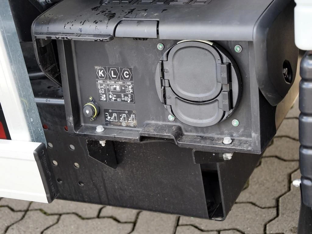 FUSO-Canter-image-12