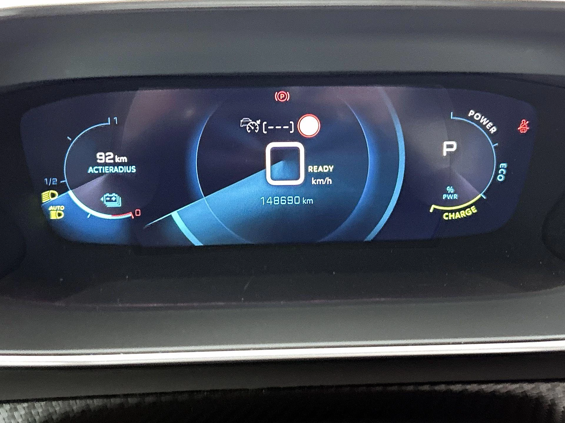 Peugeot-e-2008-image-26